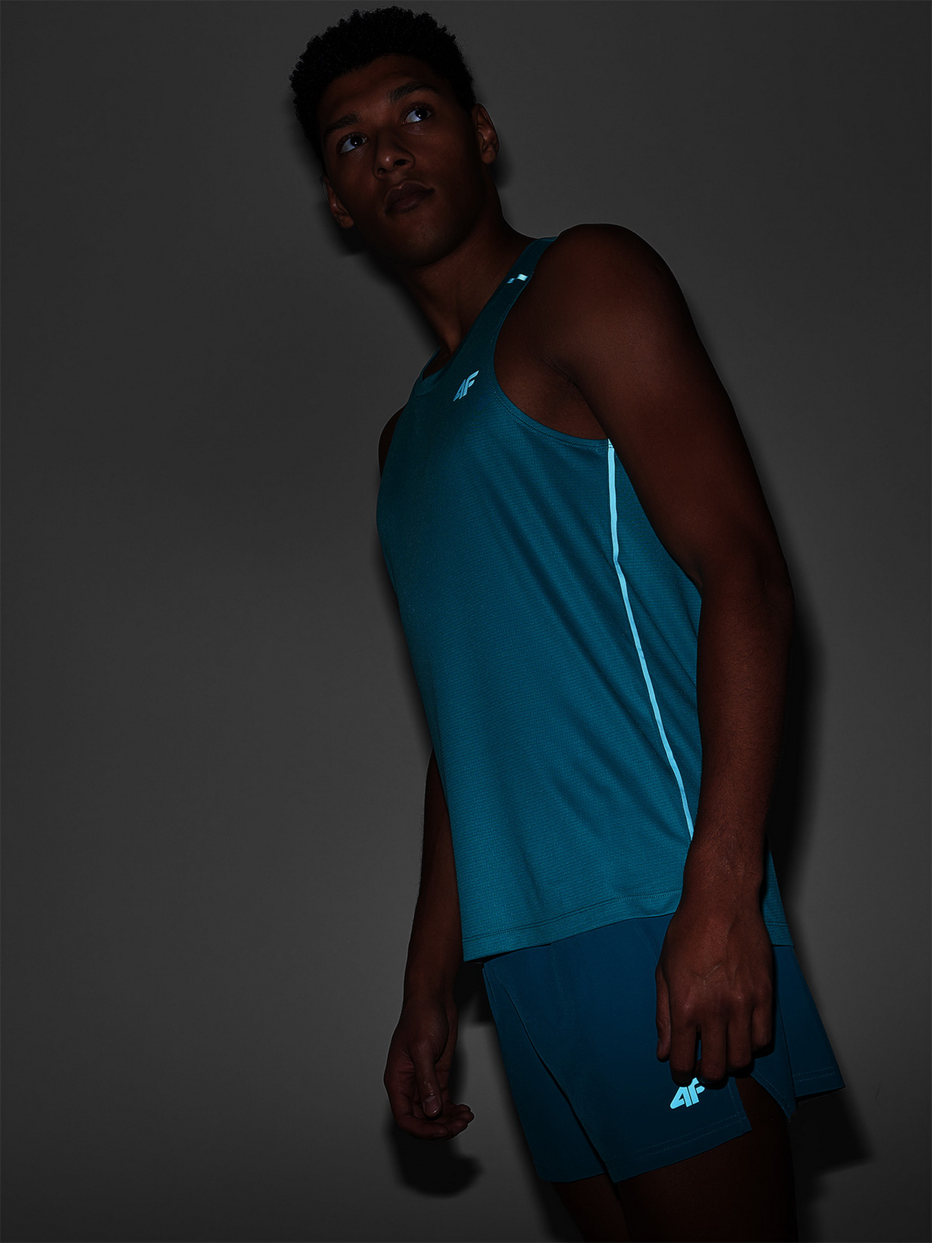 Спортивная майка 4F FNK M841 модель 4FWSS24TFTSM841-47S Спортивная майка 4F FNK M841 модель 4FWSS24TFTSM841-47S Фото