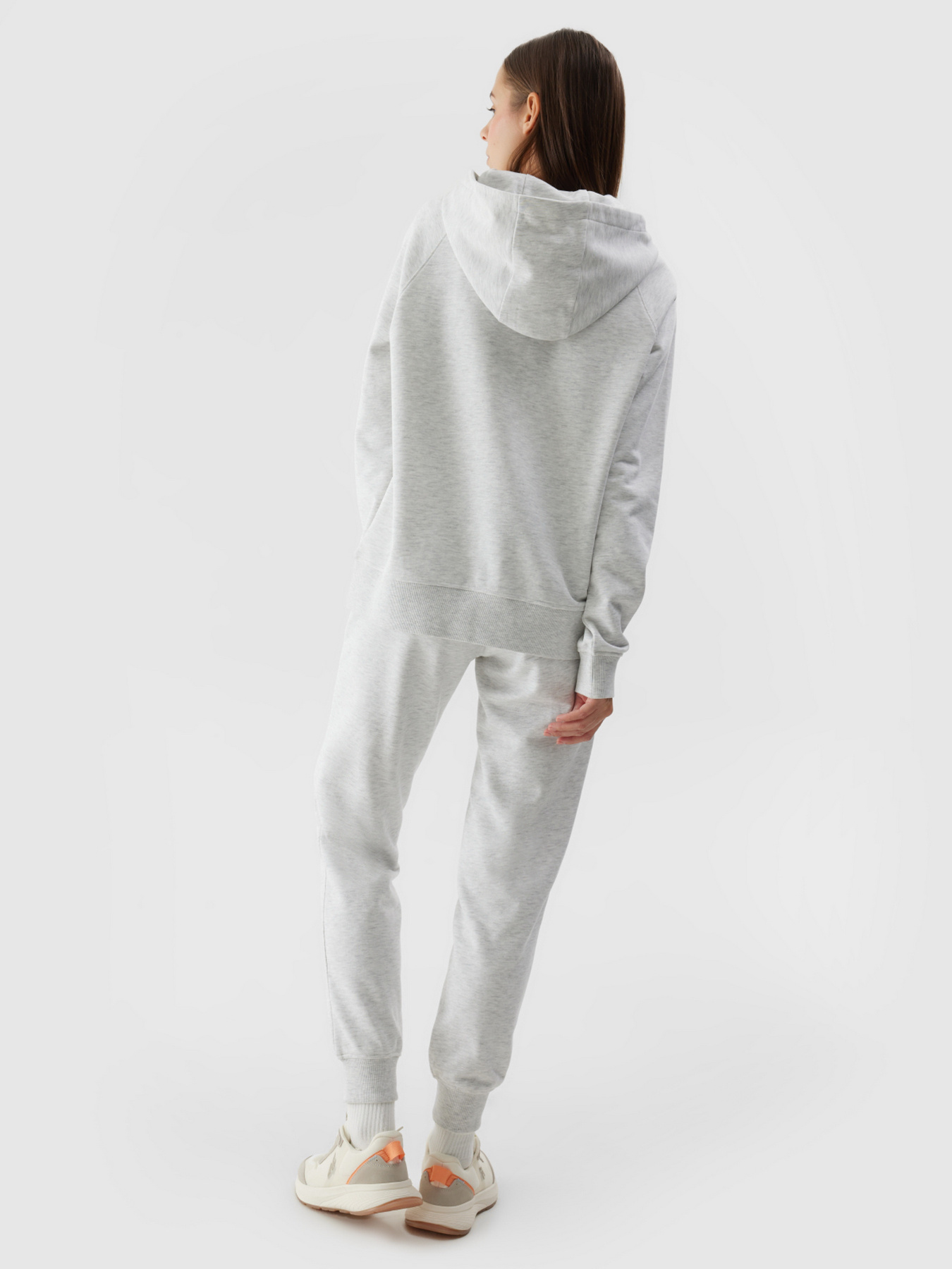 Спортивні штани 4F CAS F606 модель 4FWSS24TTROF606-27M Спортивні штани 4F CAS F606 модель 4FWSS24TTROF606-27M Фото