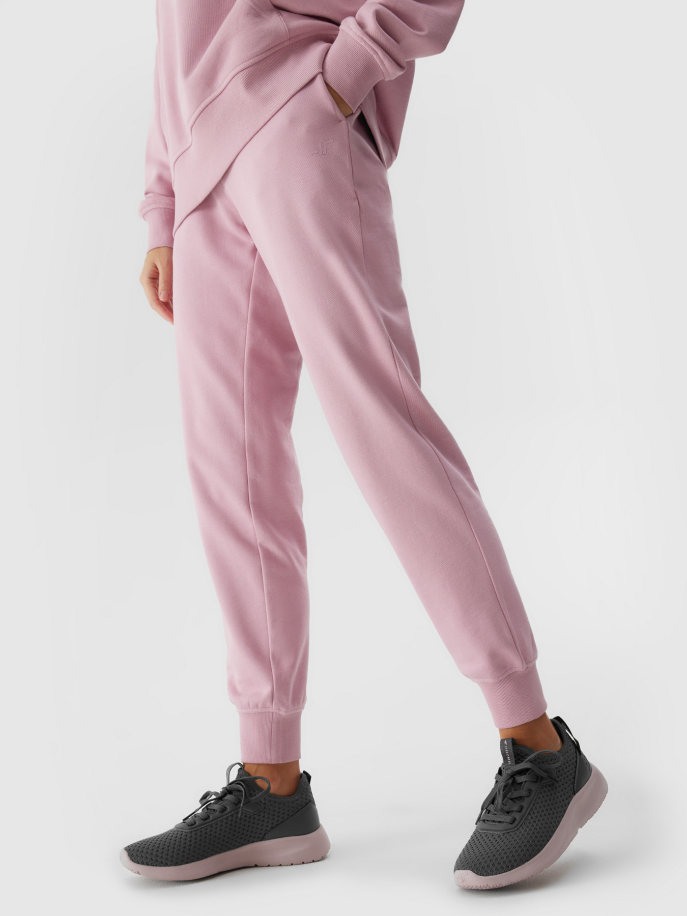 Спортивні штани 4F CAS F606 модель 4FWSS24TTROF606-56S Фото