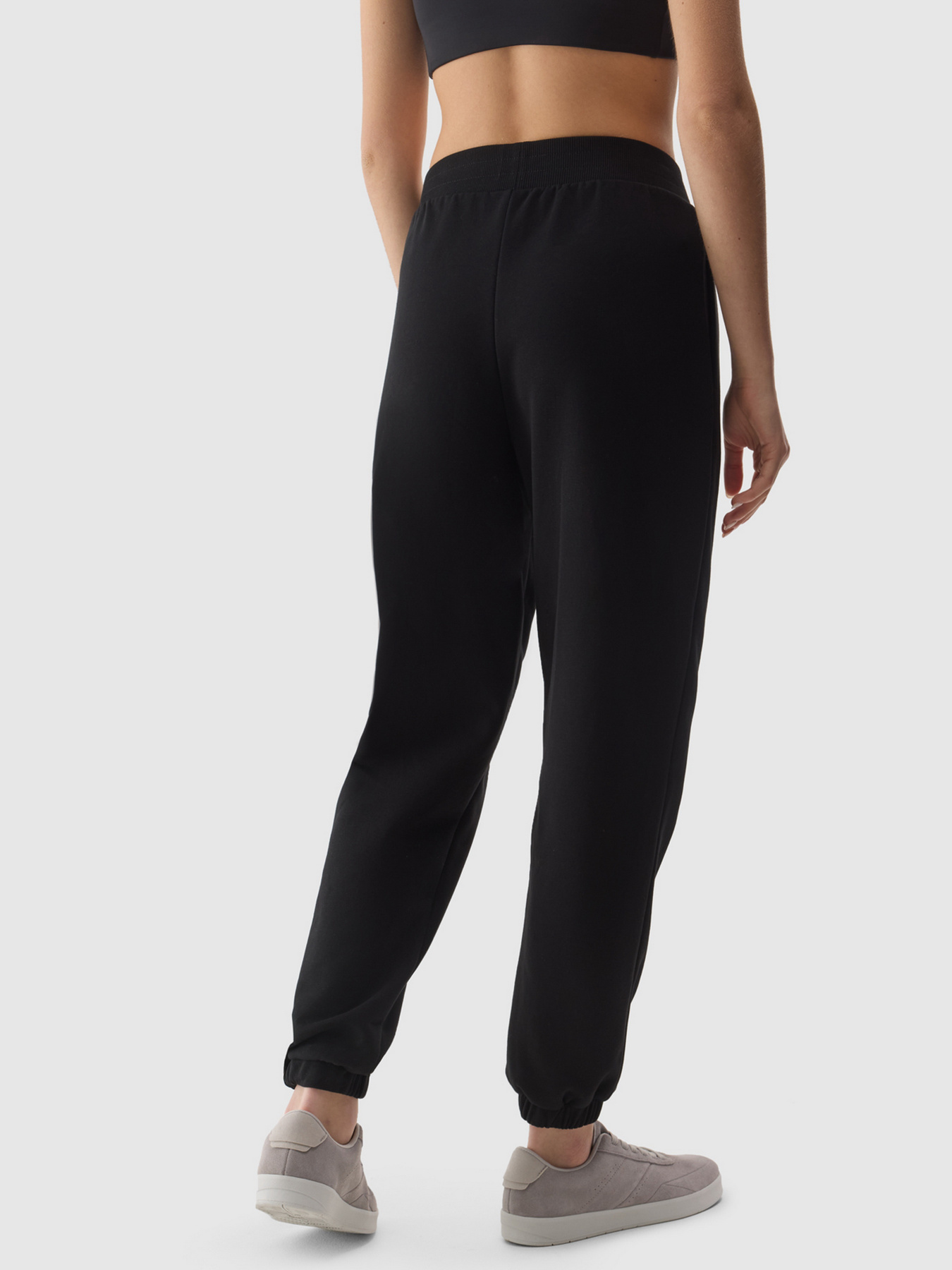 Штани спортивні 4F Cas F666 модель 4FWSS24TTROF666-20S Фото