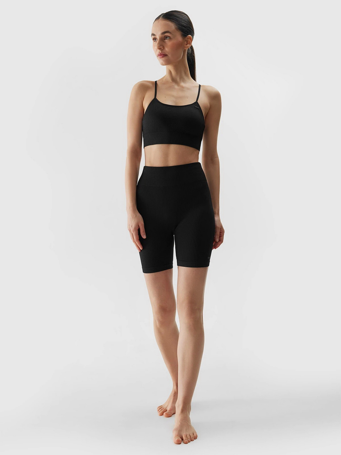 Велосипедки 4F F498 модель 4FWSS24TFSHF498-20S Фото