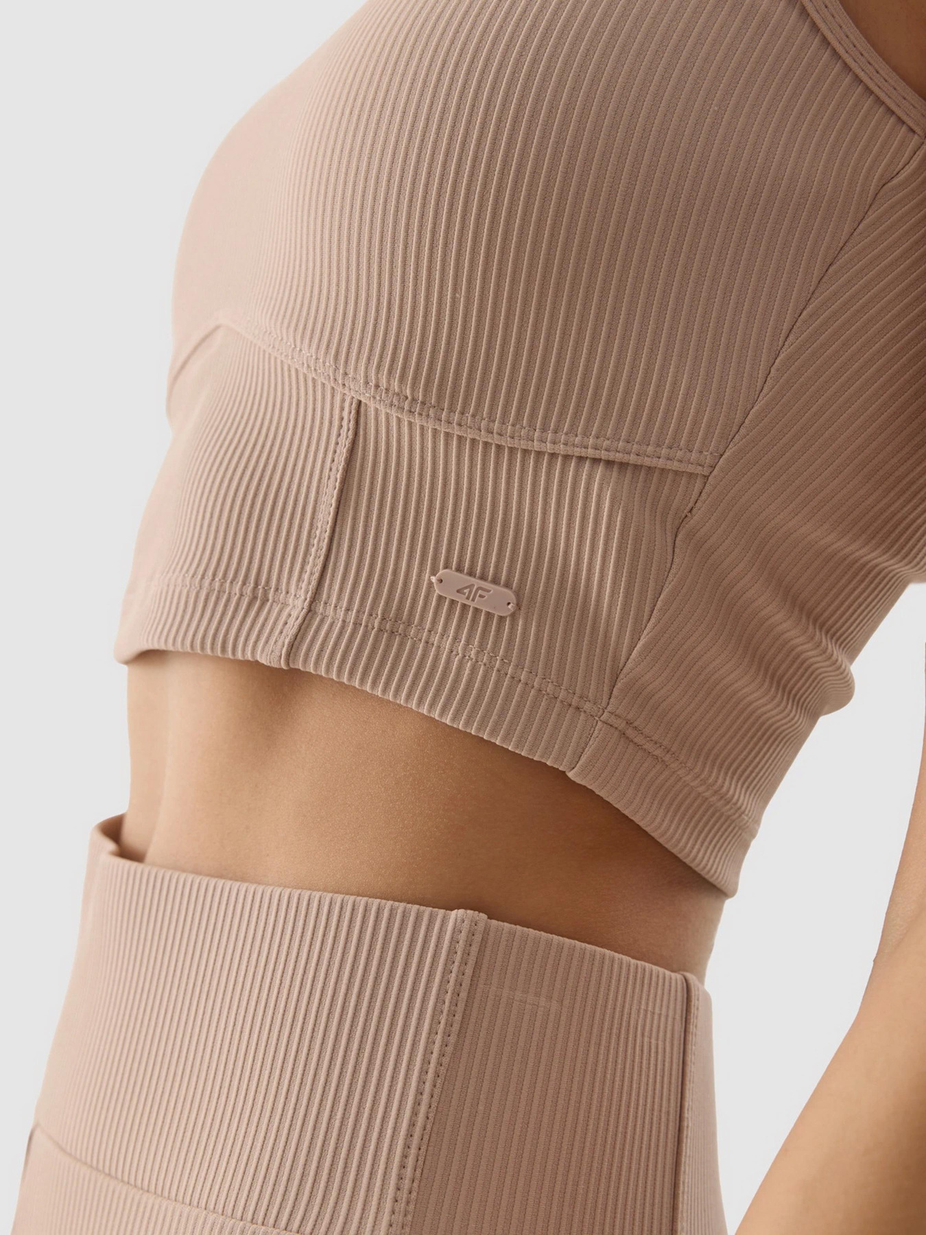 Топ спортивный 4F F072 модель 4FWSS24TSLEF072-83S Фото