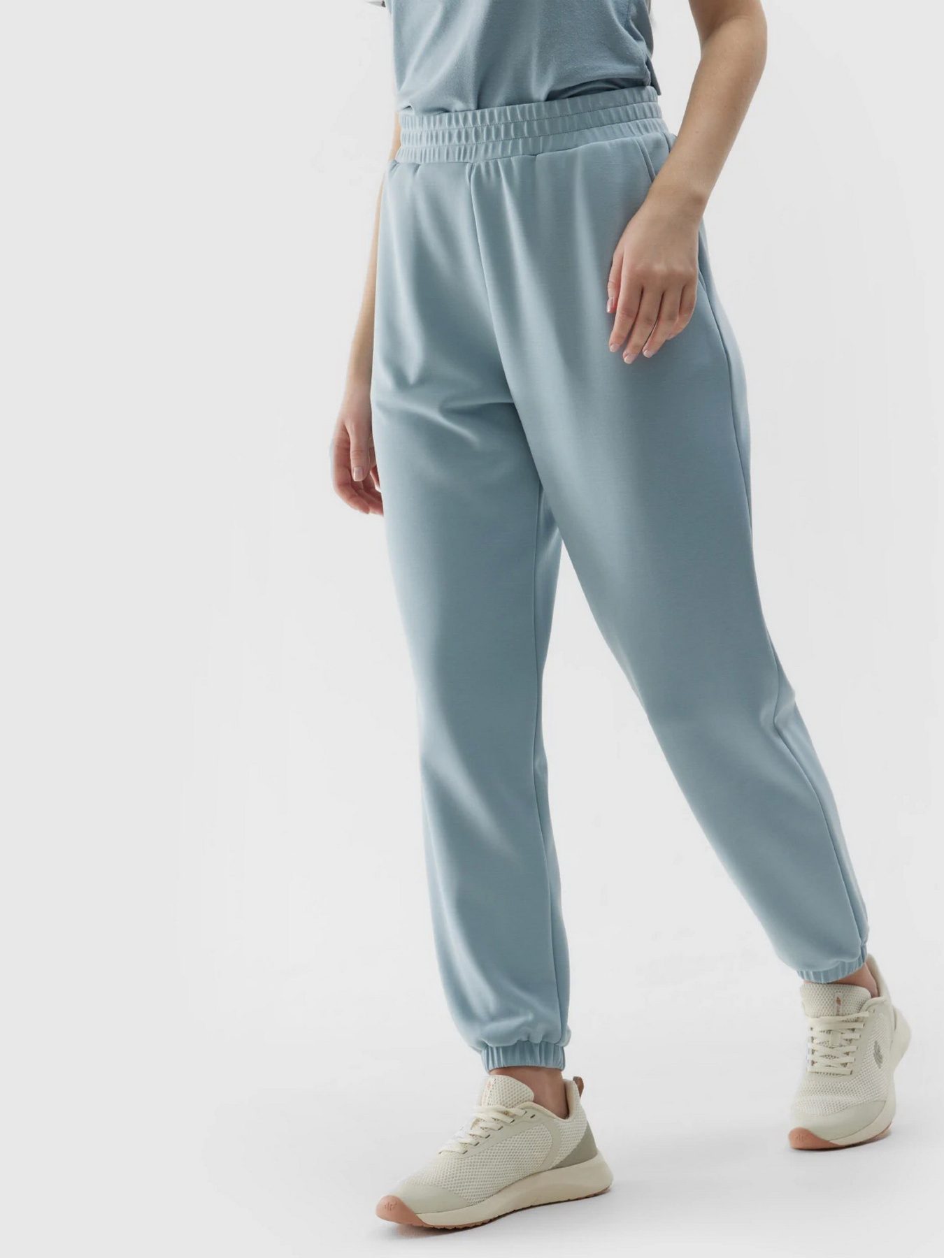 Штаны спортивные 4F F642 модель 4FWSS24TTROF642-34S Фото