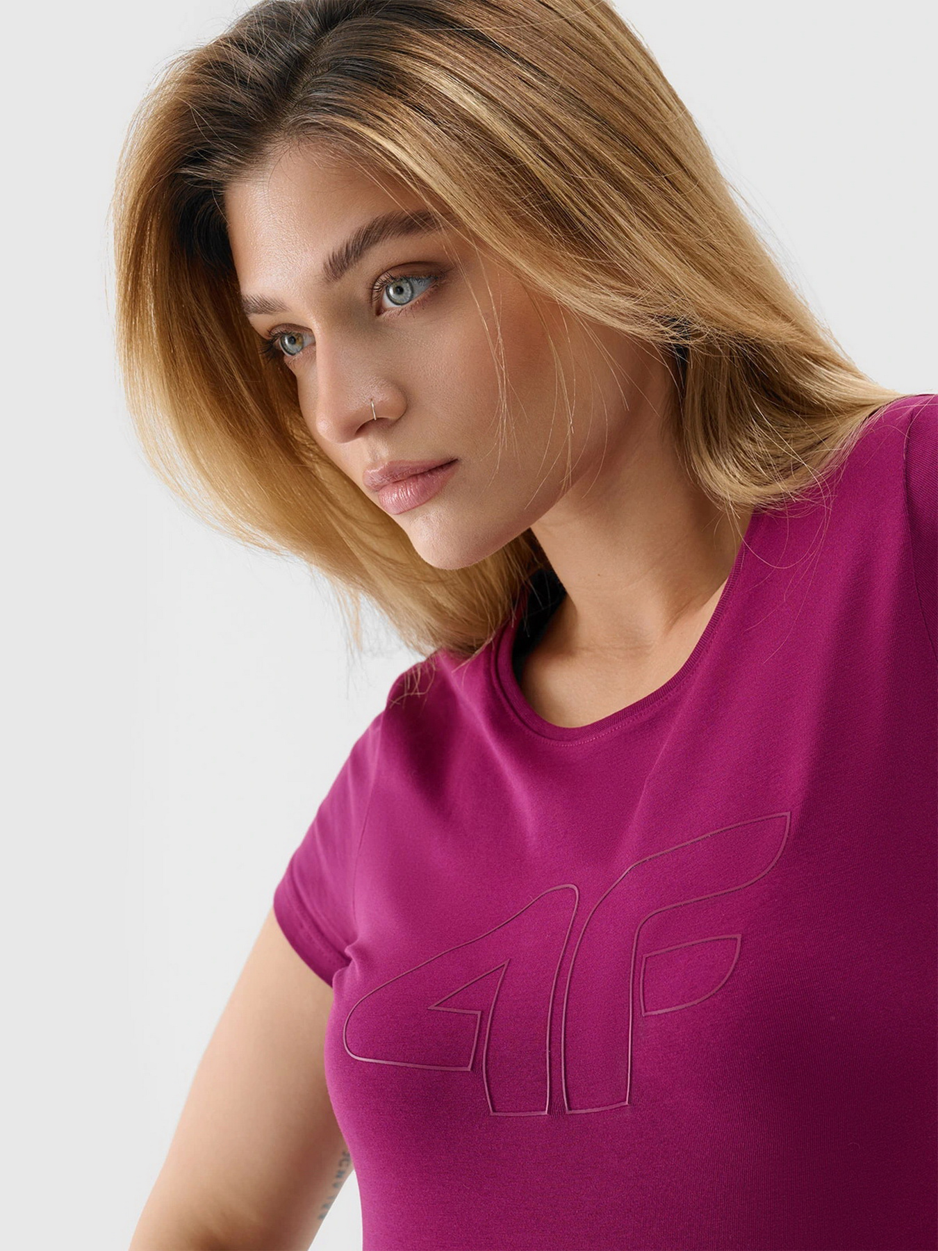 Футболка 4F F1163 модель 4FWSS24TTSHF1163-51S Фото