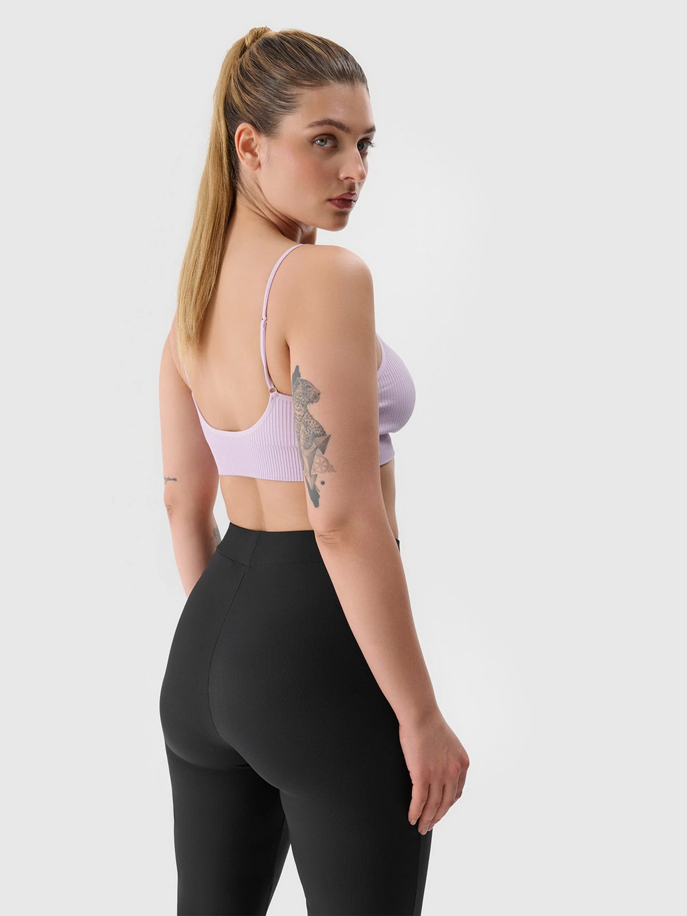 Спортивний топ 4F F121 модель 4FWSS24USBAF121-52S Спортивний топ 4F F121 модель 4FWSS24USBAF121-52S Фото