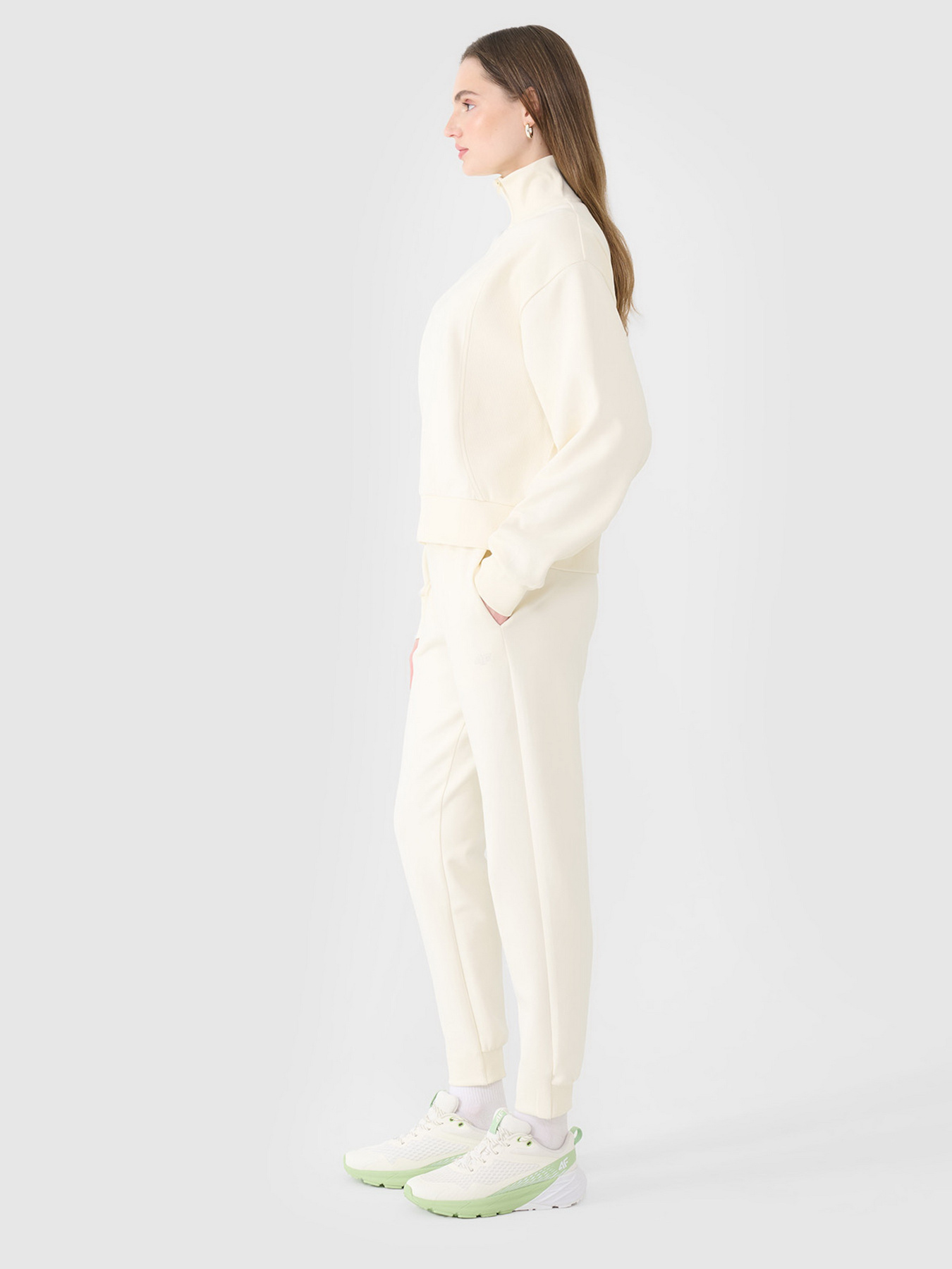 Штаны спортивные 4F F0996 модель 4FWSS25TTROF0996-11S Фото