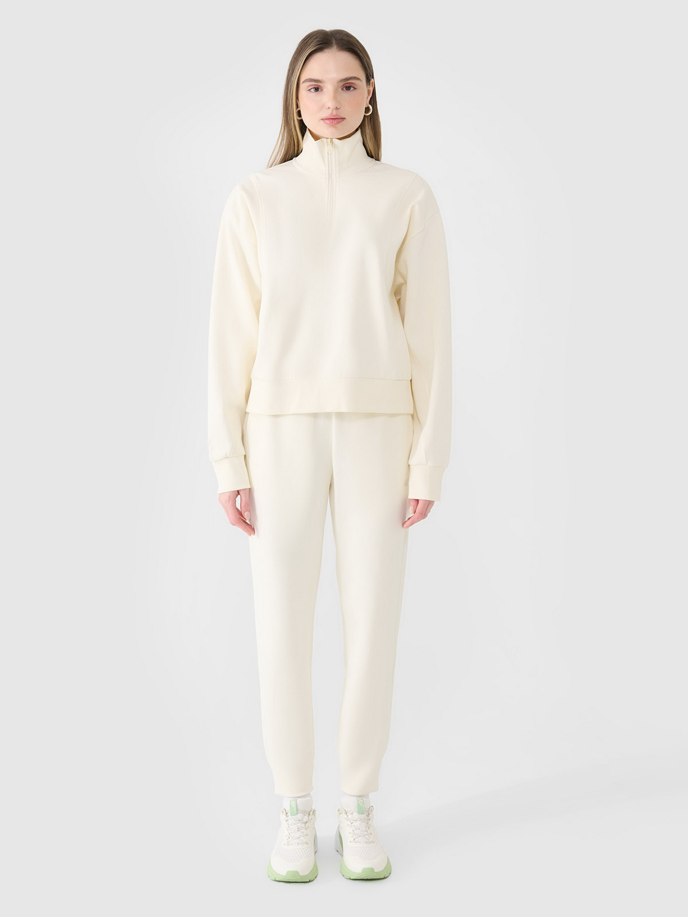 Штаны спортивные 4F F0996 модель 4FWSS25TTROF0996-11S Фото