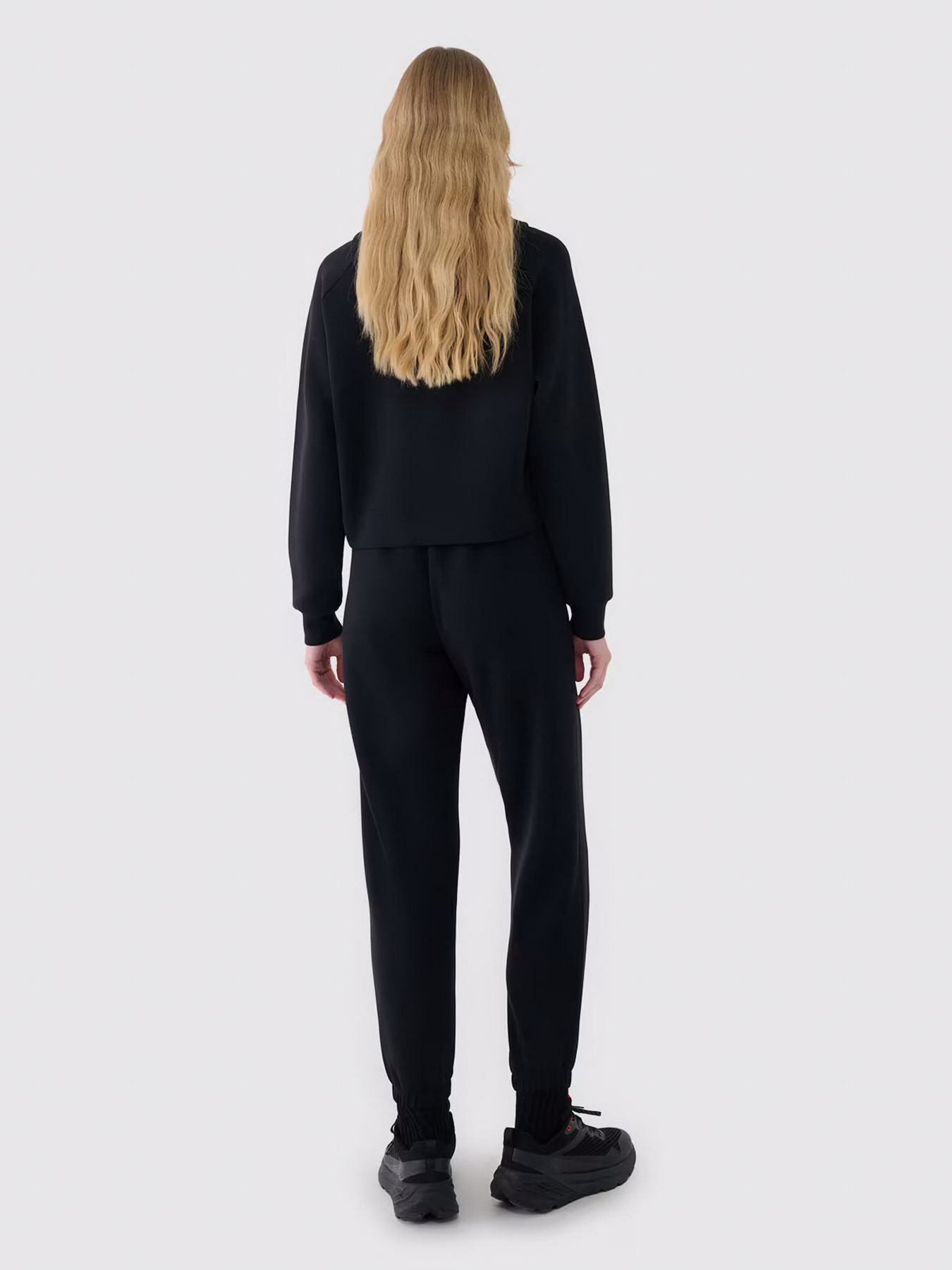 Штаны спортивные 4F F1010 модель 4FWSS25TTROF1010-20S Фото