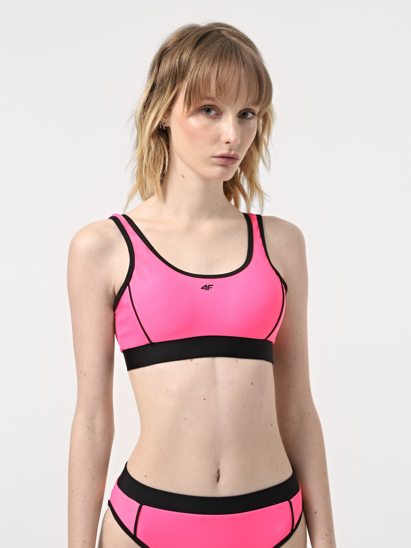 Верхня частина купальника 4F F077 модель 4FWSS25UBKTF077-55N Фото