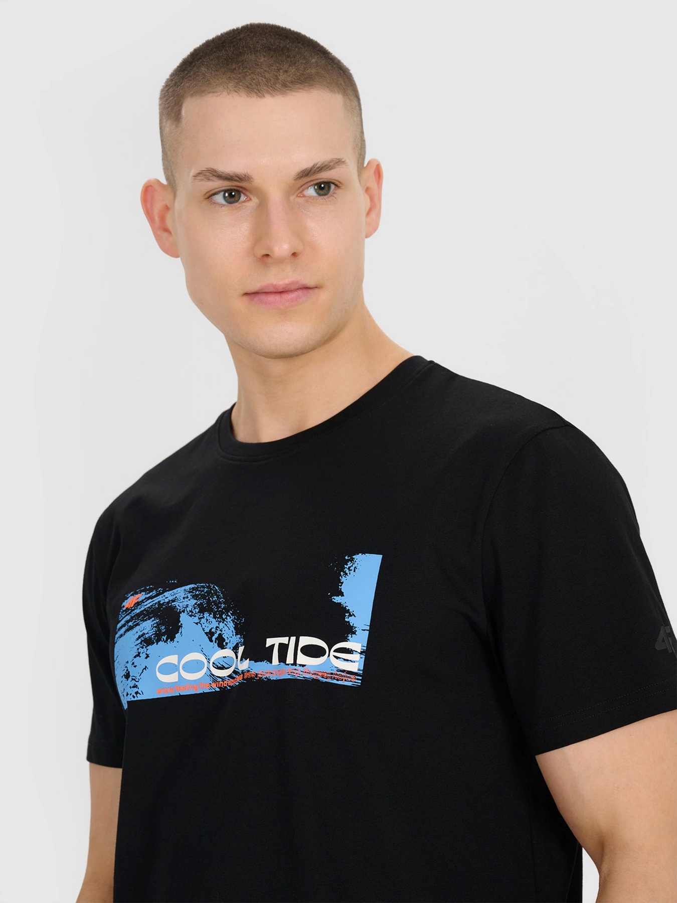 Футболка 4F M2030 модель 4FWSS25TTSHM2030-20S Фото