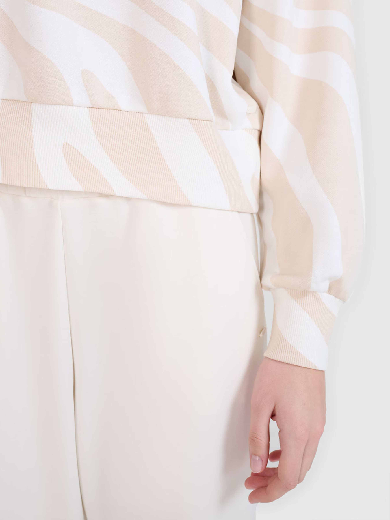 Свитшот 4F F1579 модель 4FWSS25TSWSF1579-11A Фото