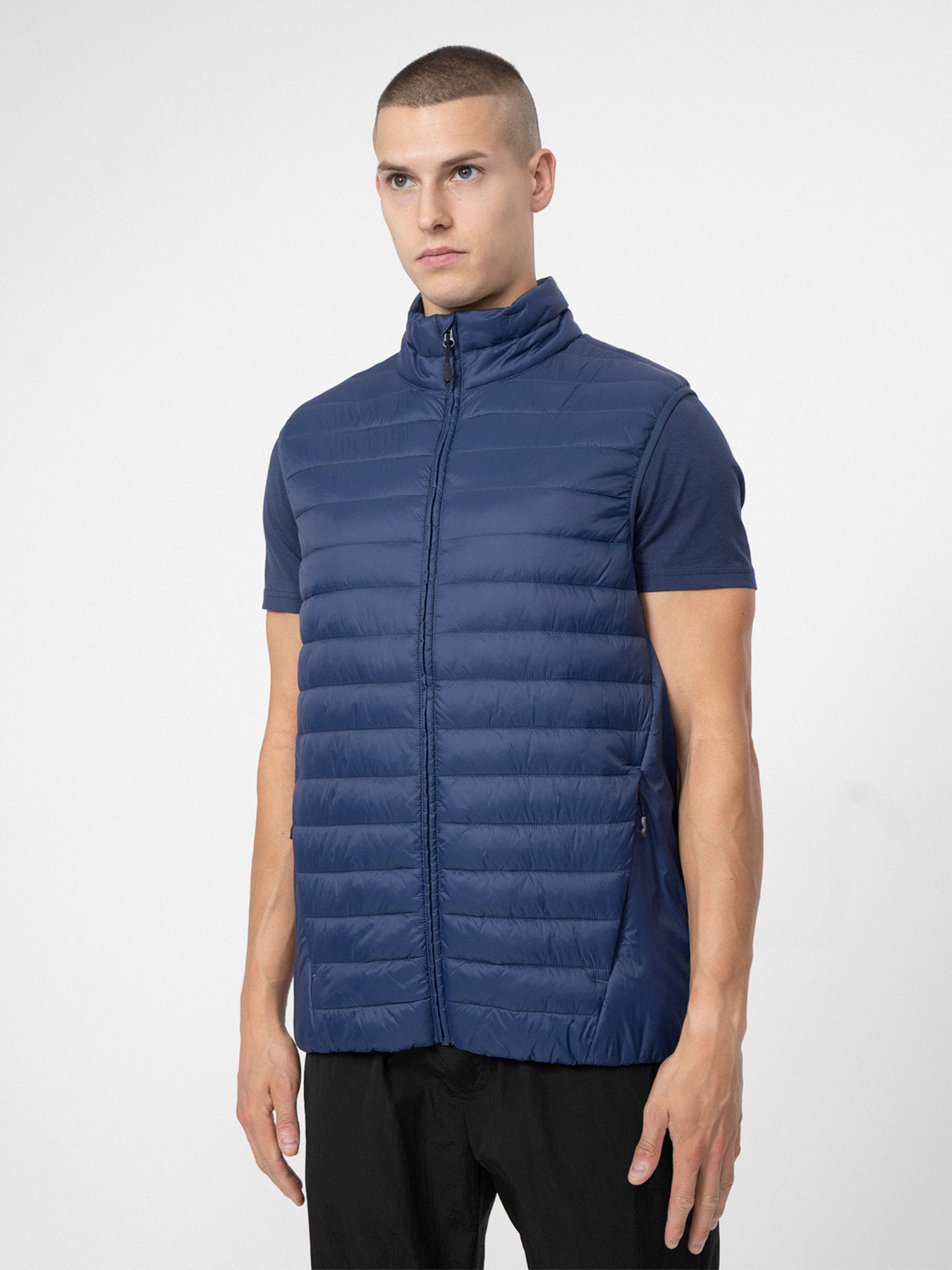 Жилет с утеплителем 4F Highest Estate модель 4FSS23TDJAM082-30S Фото