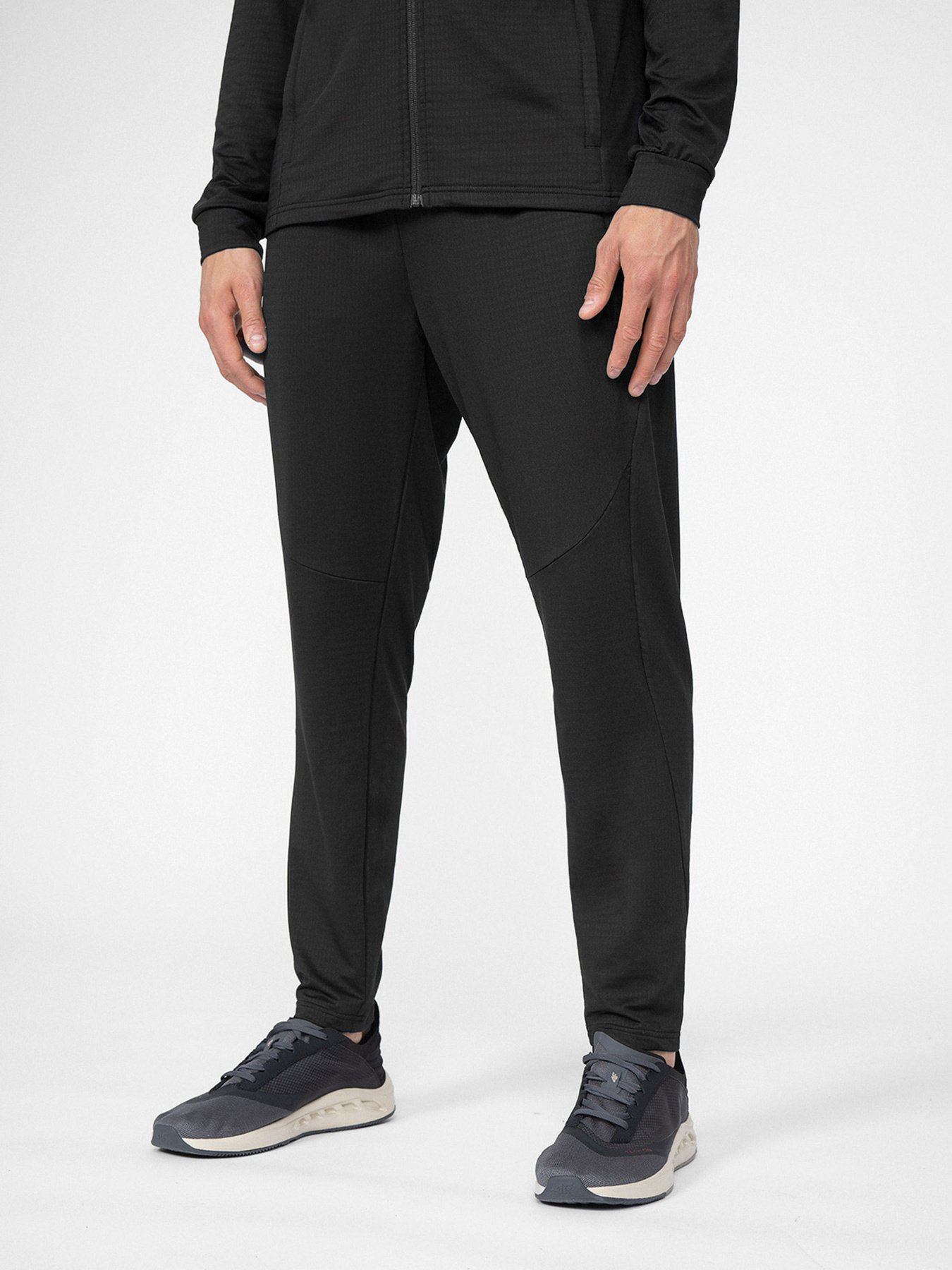 Спортивні штани 4F High Endurance модель 4FSS23TFTRM100-20S Фото