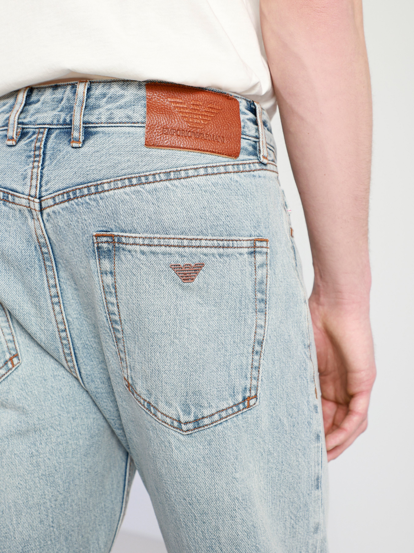 Прямые джинсы Emporio Armani Straight модель 3K1J77-1DLJZ-0943 Фото