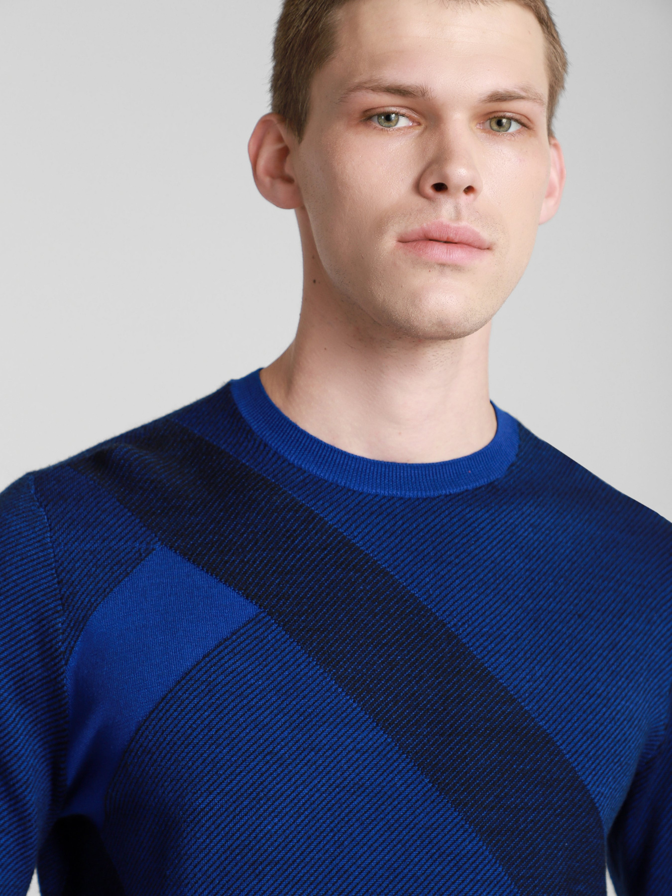 Джемпер Emporio Armani модель 3K1MXH-1MLRZ-F932 Фото