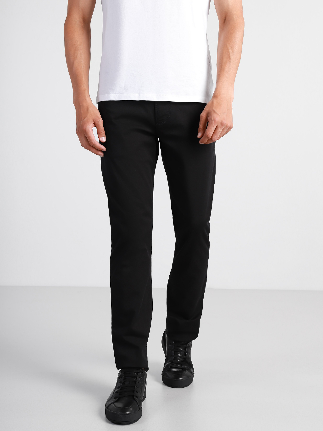 Зауженные джинсы Emporio Armani Slim модель 8N1J06-1GN0Z-0999 Фото