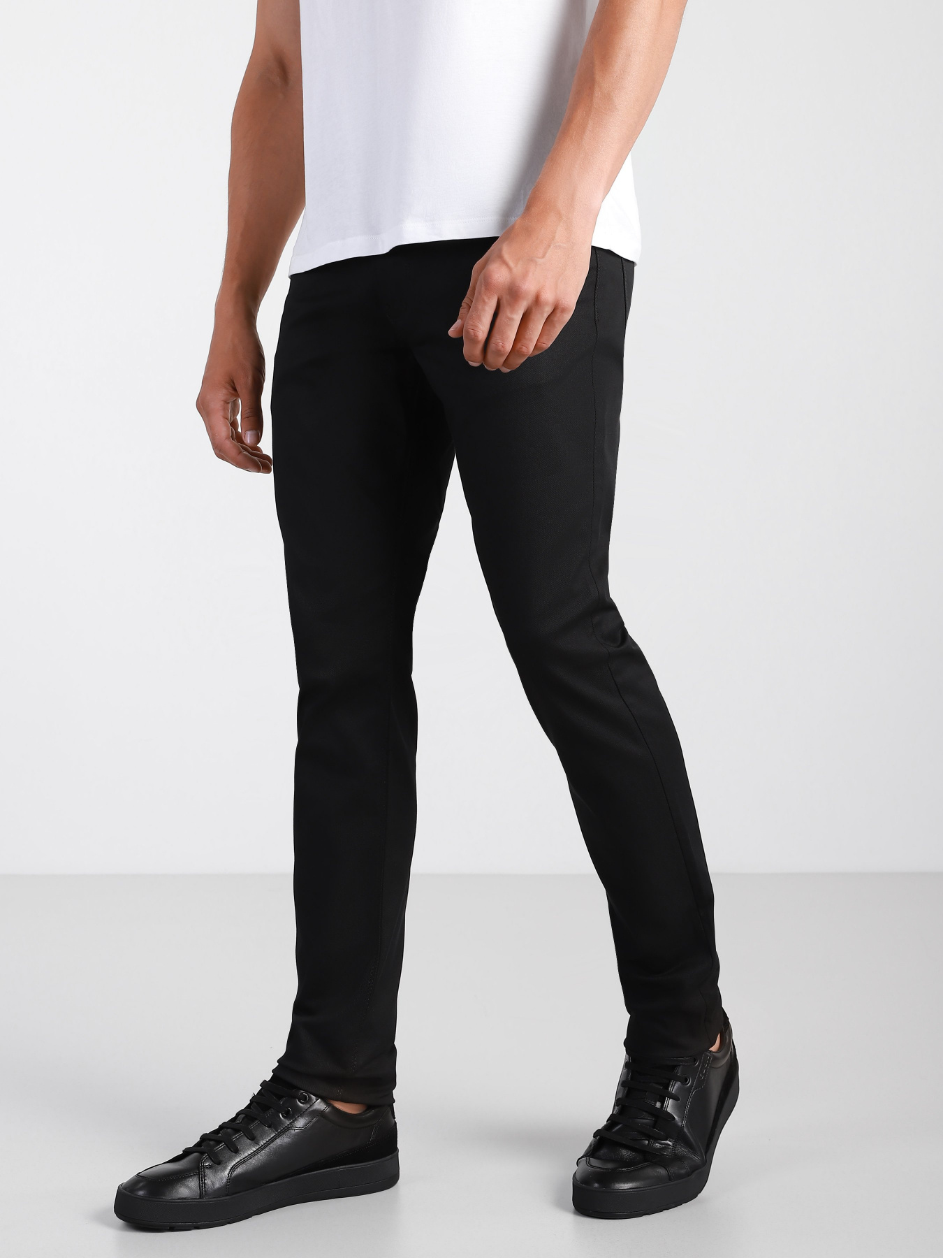 Зауженные джинсы Emporio Armani Slim модель 8N1J06-1NJ9Z-0999 Фото