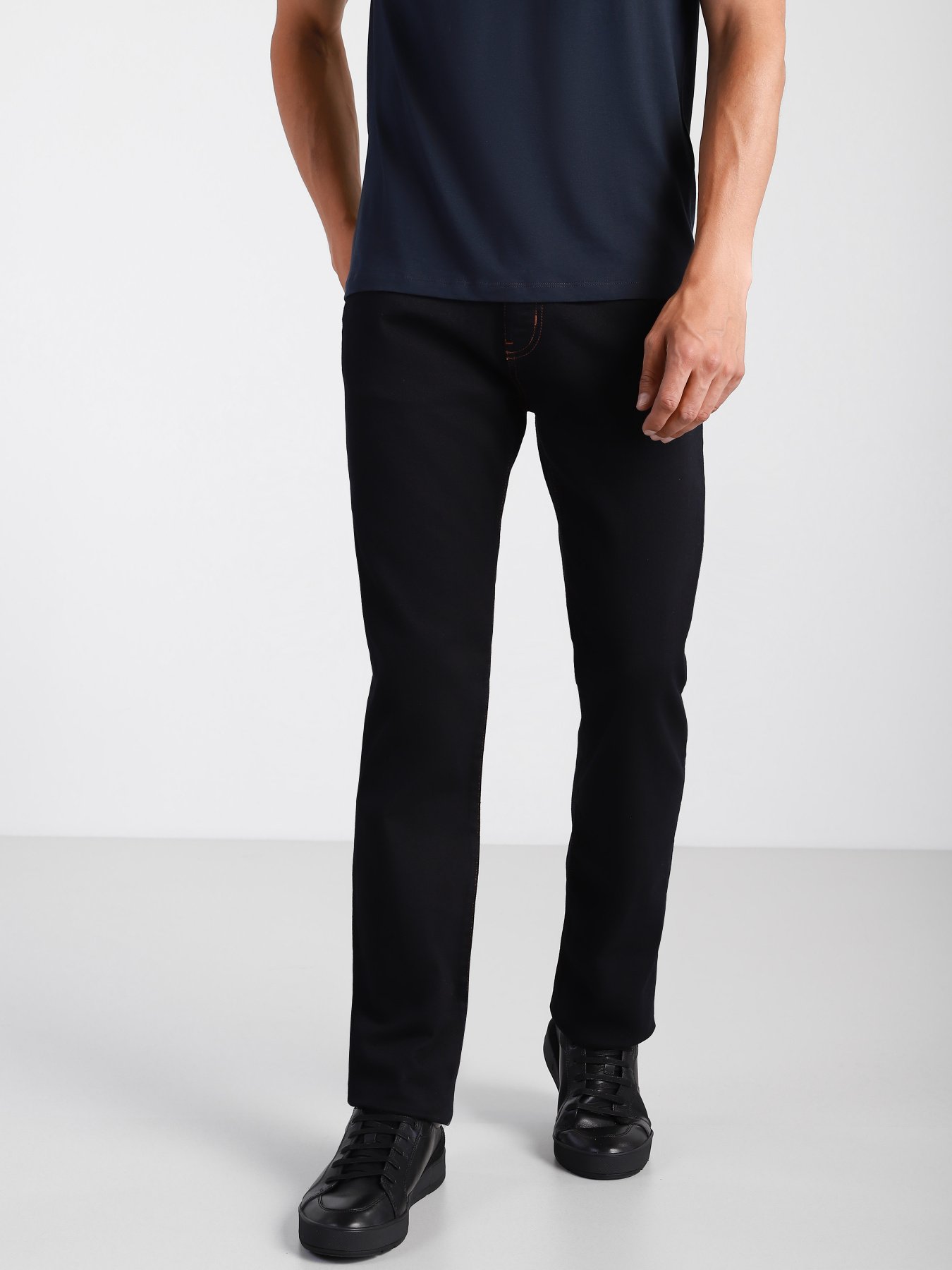 Завужені джинси Emporio Armani Slim модель 8N1J45-1G0IZ-0941 Фото