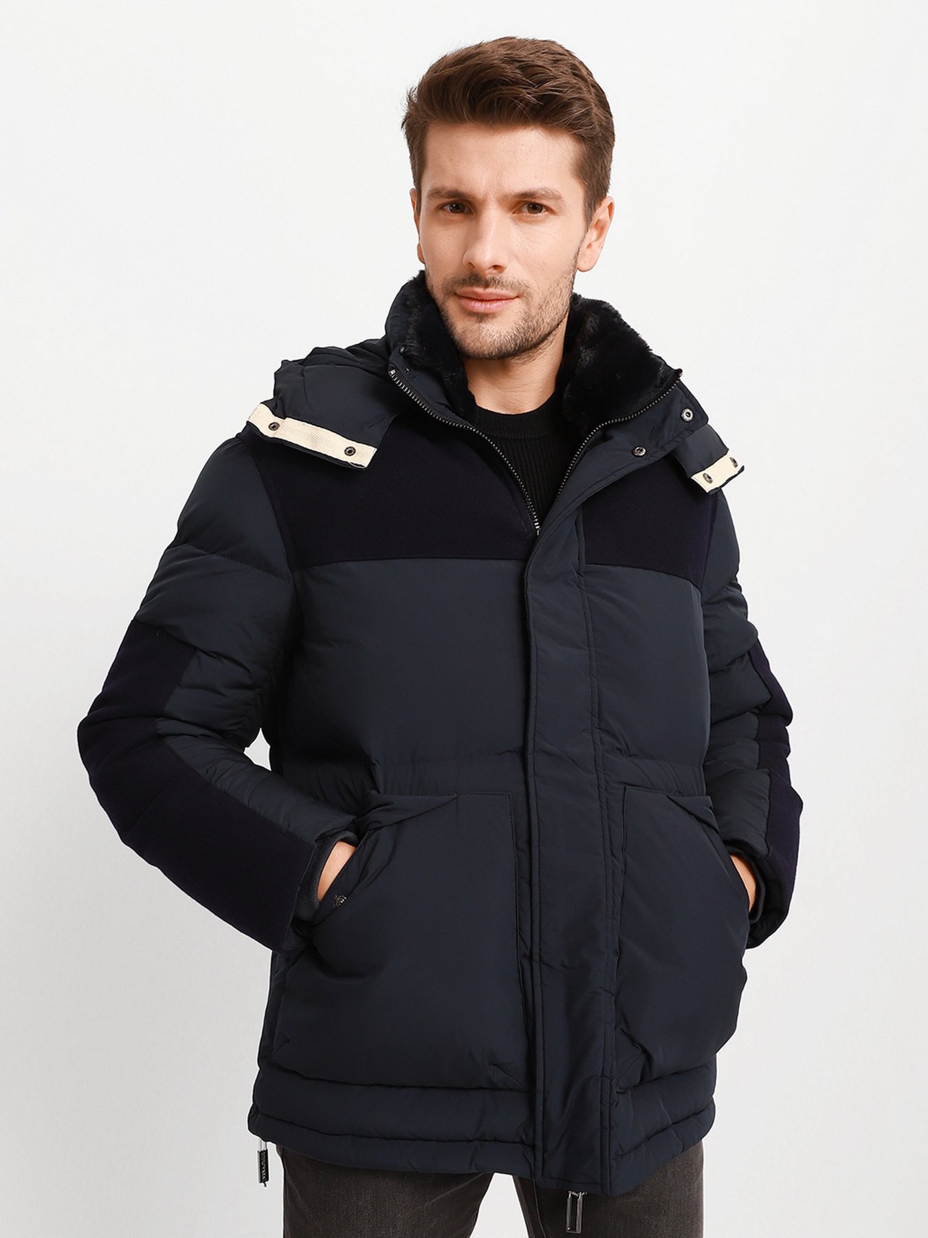 Пуховик Emporio Armani модель 6K1B83-1NWXZ-0920 Пуховик Emporio Armani модель 6K1B83-1NWXZ-0920 Фото