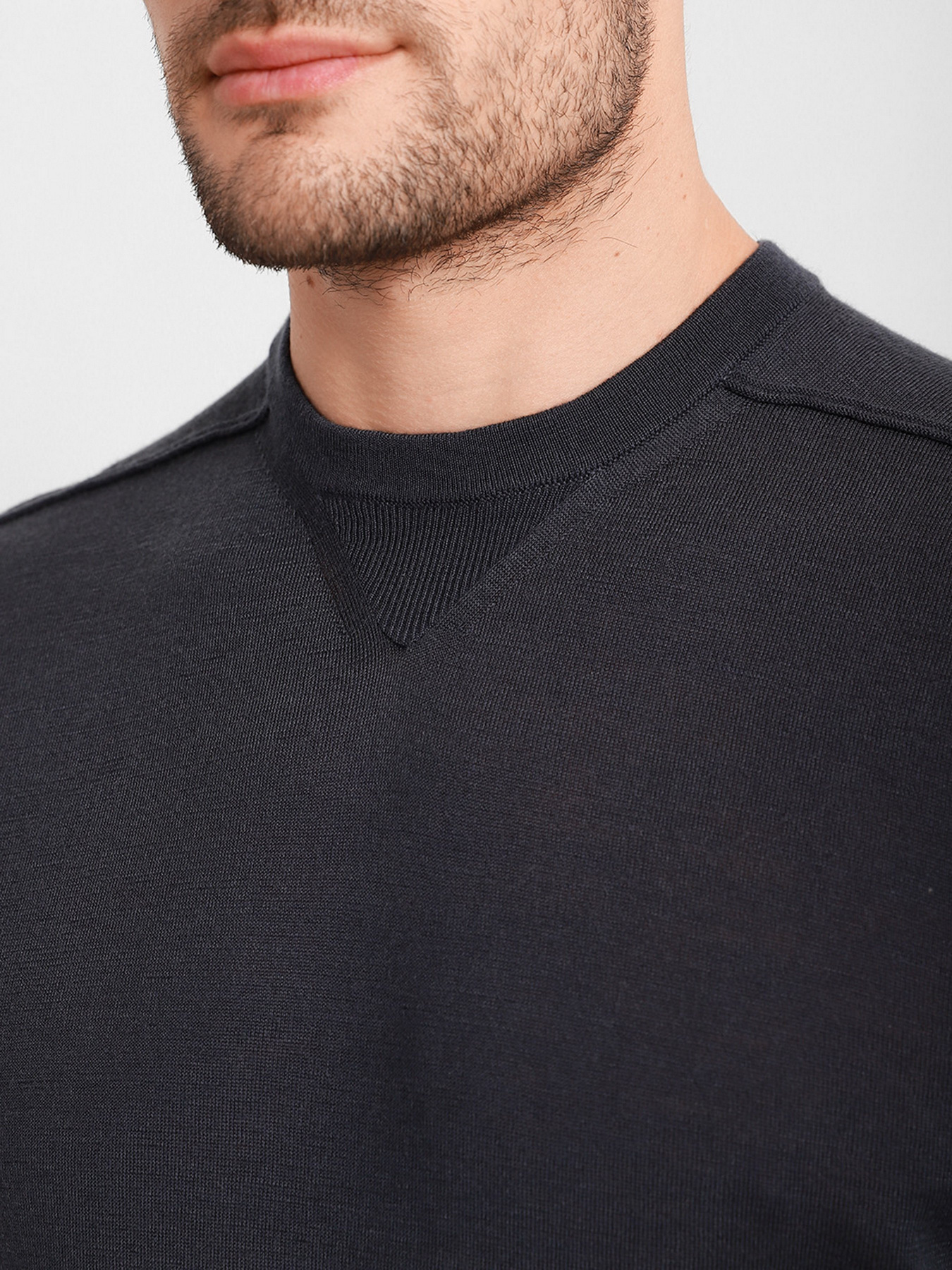 Джемпер Emporio Armani модель 8N1MUV-1MJWZ-0931 Фото