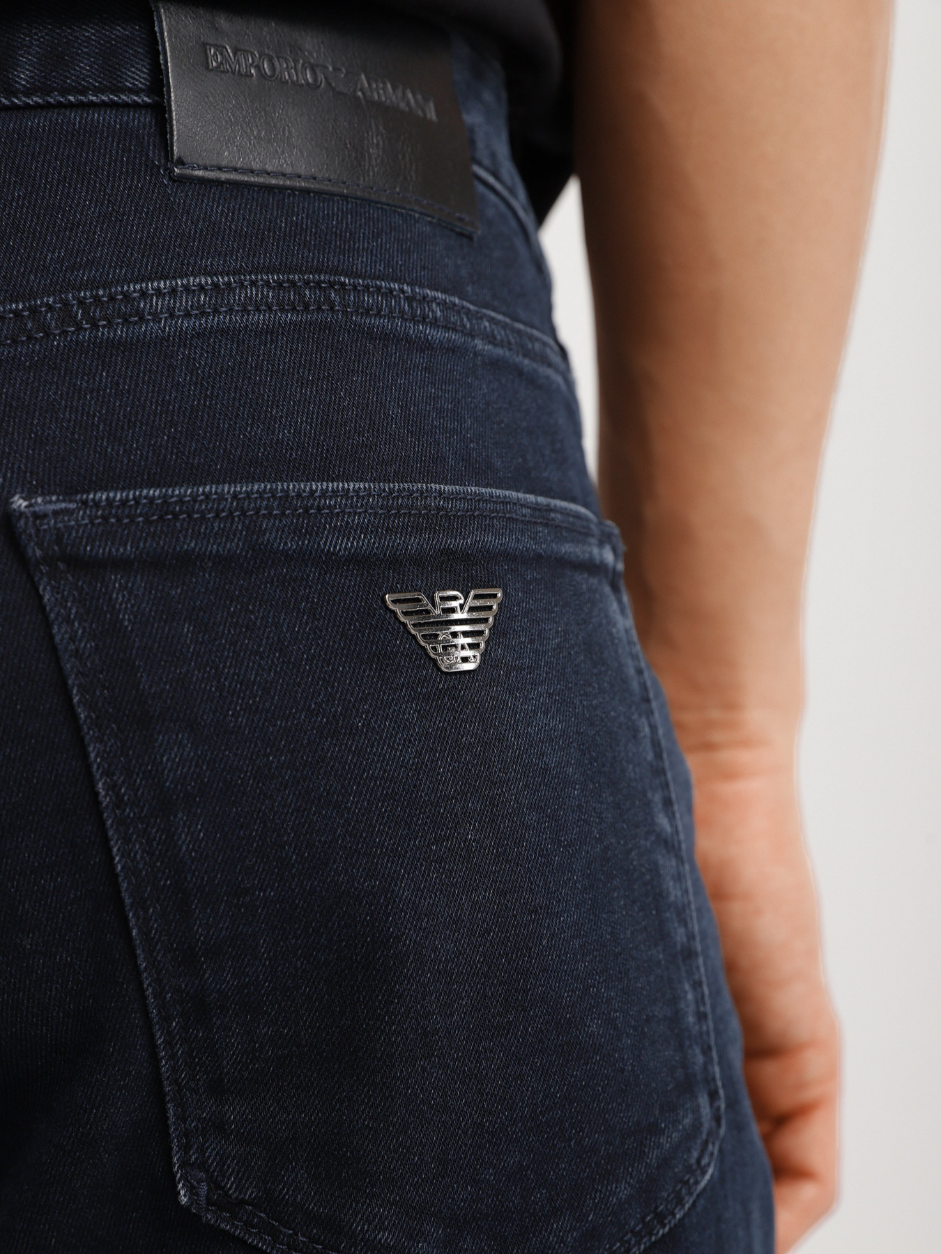 Завужені джинси Emporio Armani Slim модель 8N1J06-1G0IZ-0942 Фото