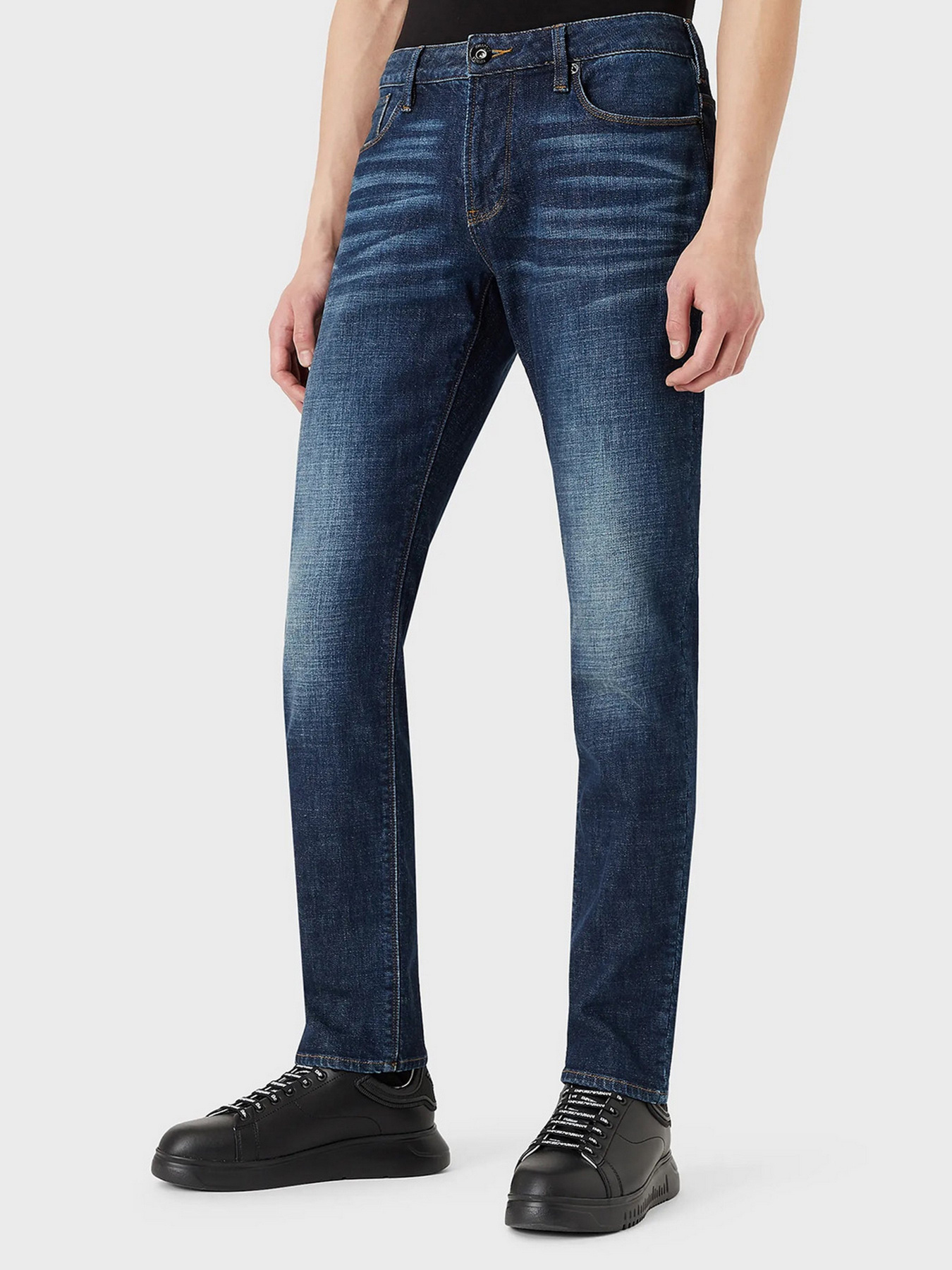 Зауженные джинсы Emporio Armani J06 модель 3L1J06-1DHYZ-0942 Фото