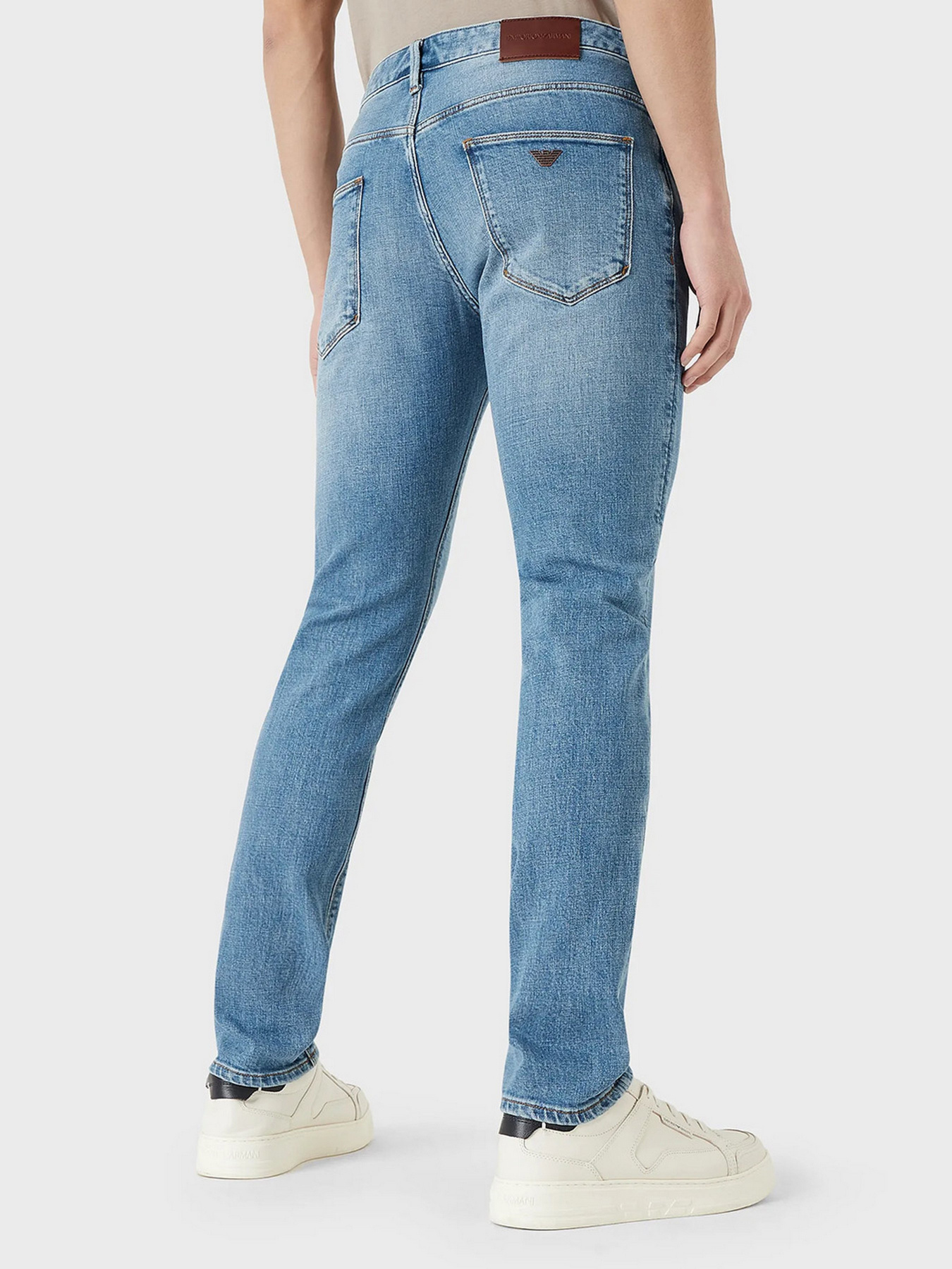 Зауженные джинсы Emporio Armani J06 модель 3L1J06-1DJQZ-0942 Фото