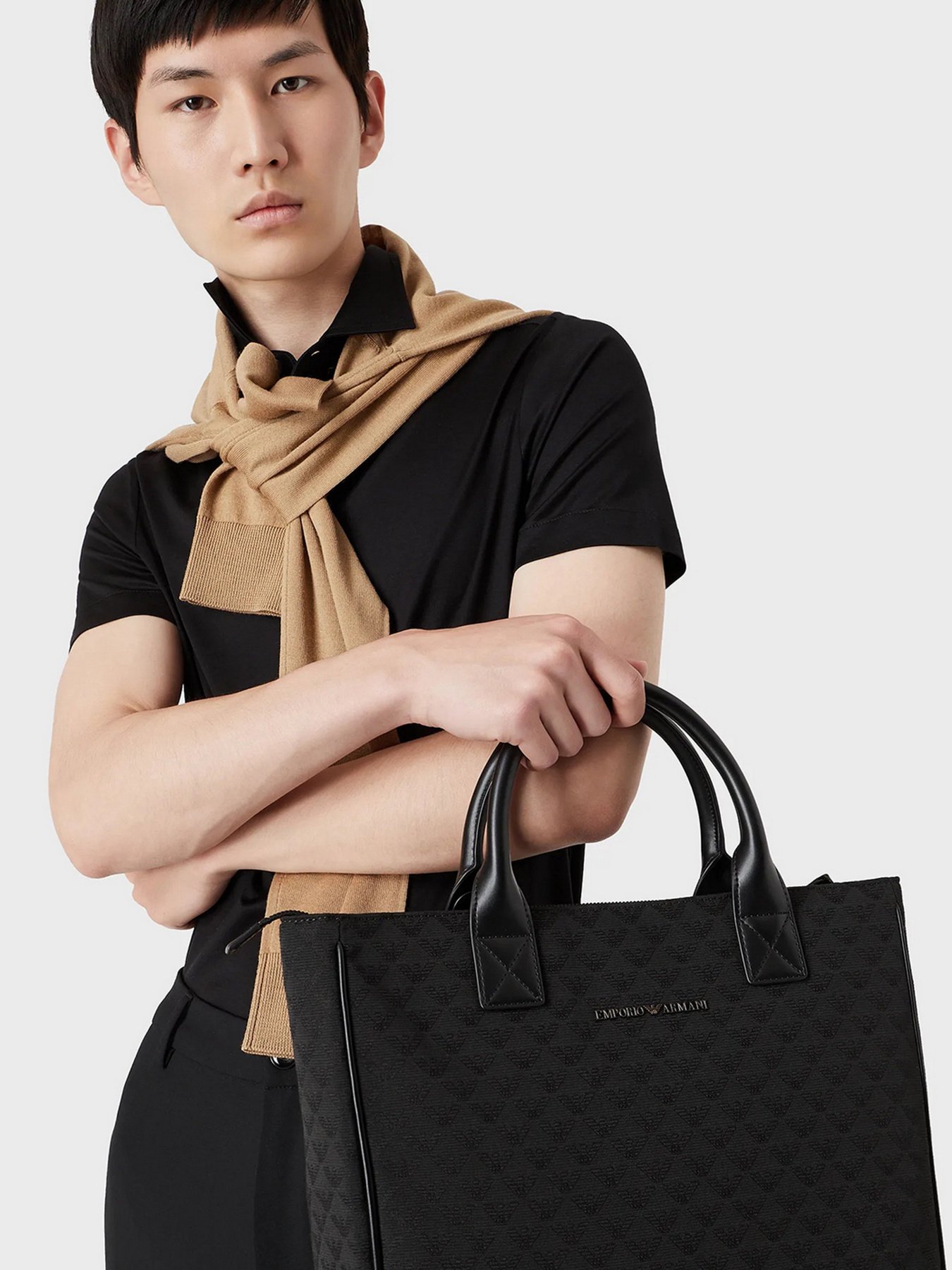 Рубашка повседневная Emporio Armani модель 8N1CG0-1JUVZ-0999 Рубашка повседневная Emporio Armani модель 8N1CG0-1JUVZ-0999 Фото