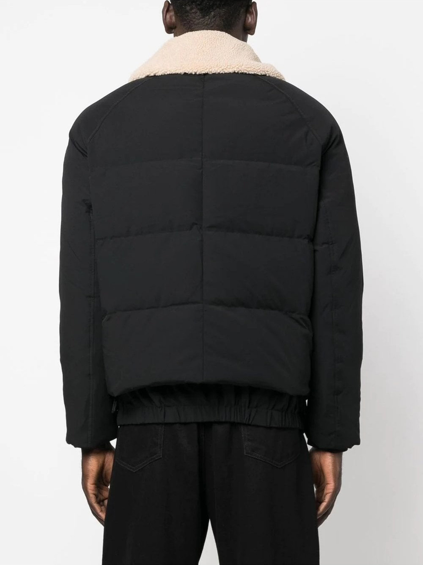 Пуховик Emporio Armani модель 6L1BP7-1NNIZ-0999 Пуховик Emporio Armani модель 6L1BP7-1NNIZ-0999 Фото