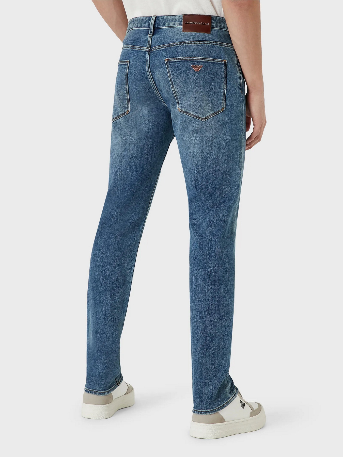 Прямые джинсы Emporio Armani J06 модель 6L1J06-1DMCZ-0942 Фото