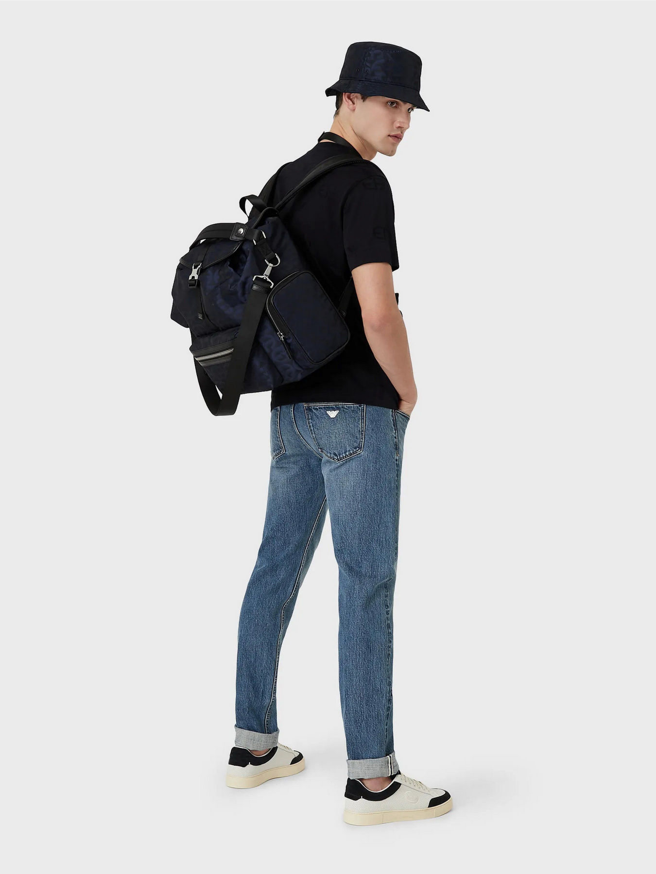 Прямые джинсы Emporio Armani J75 модель 6L1J75-1DMEZ-0942 Фото