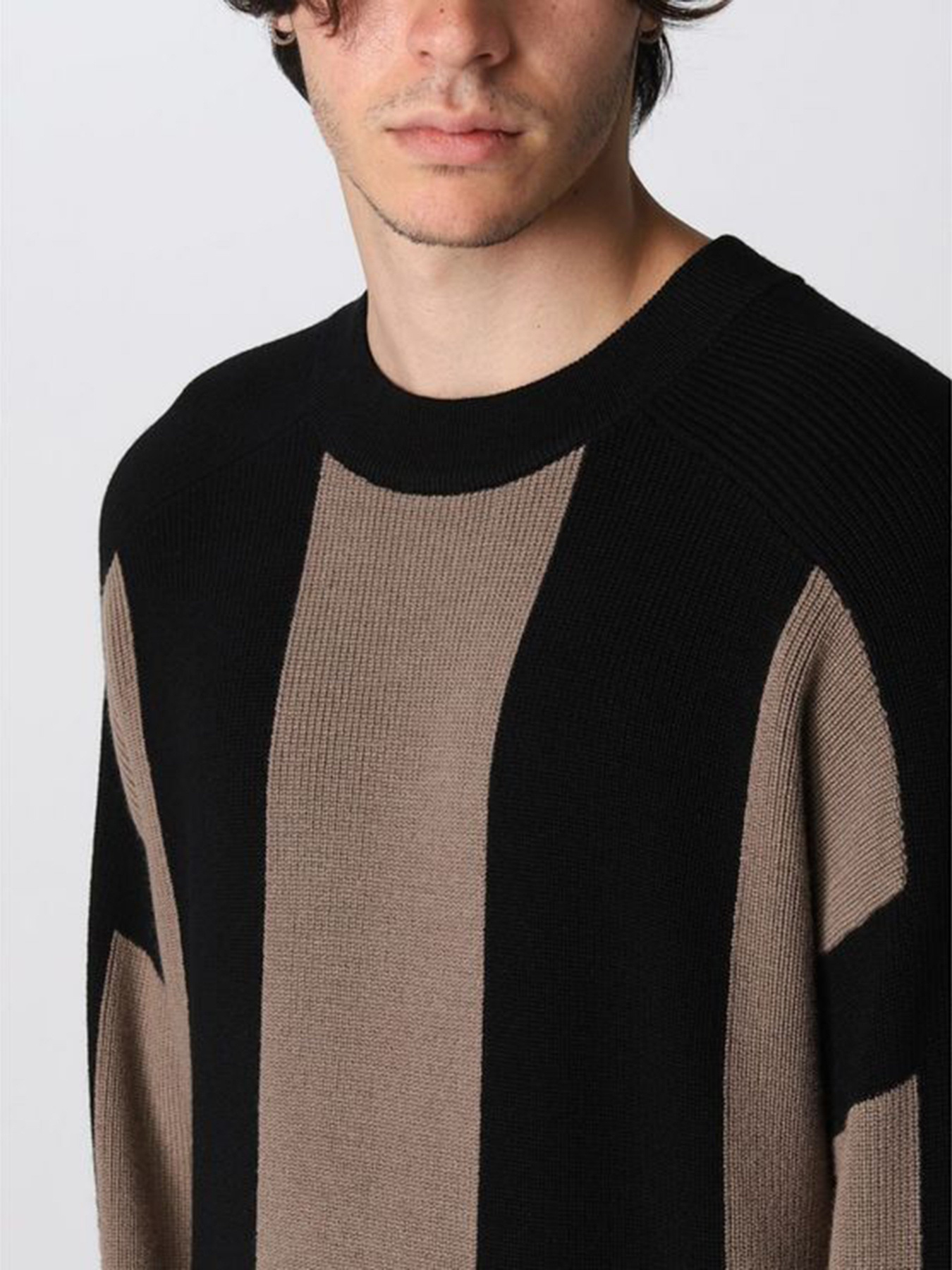 Джемпер Emporio Armani модель 6L1MU2-1MCUZ-F030 Джемпер Emporio Armani модель 6L1MU2-1MCUZ-F030 Фото