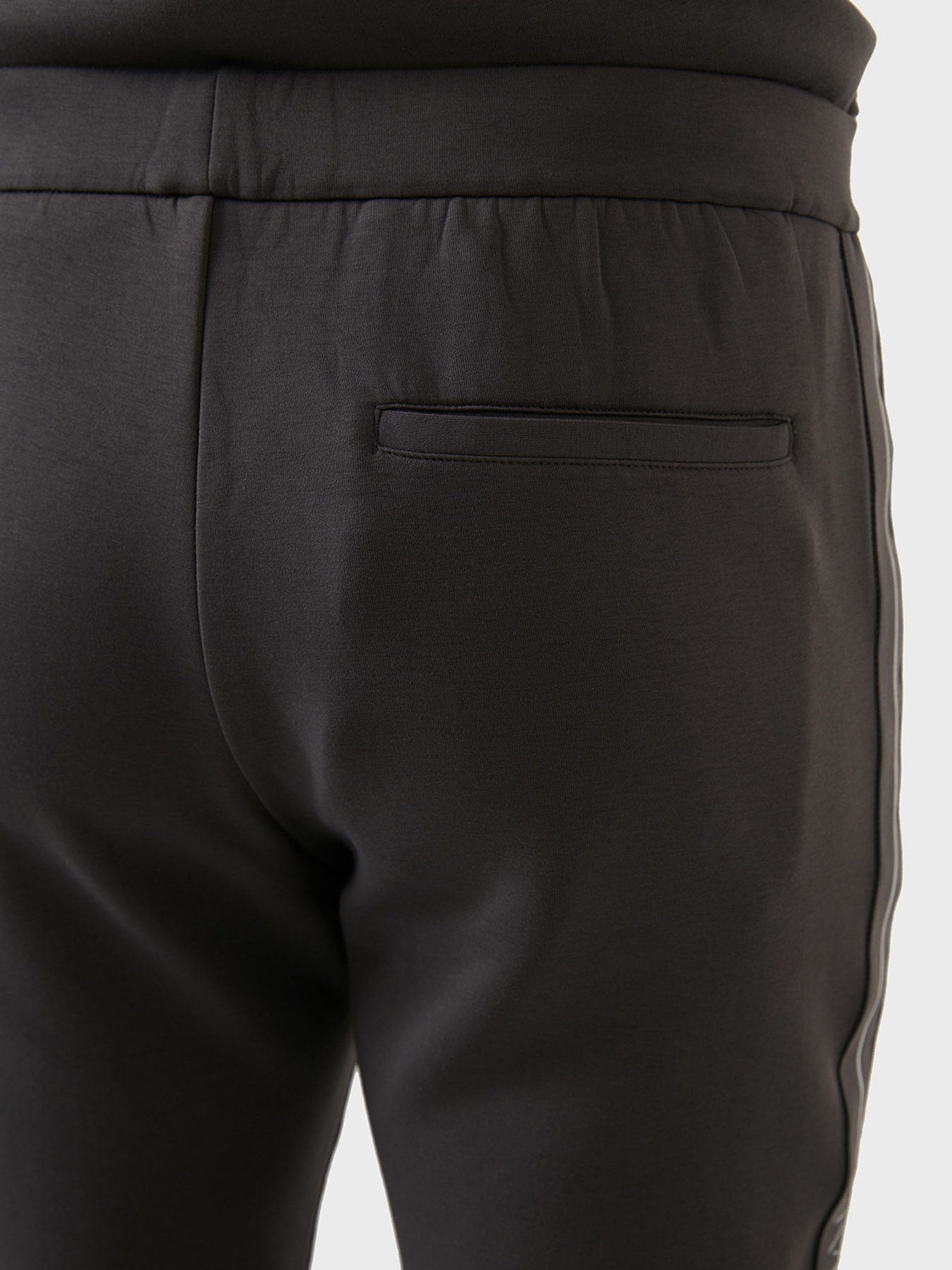 Штаны спортивные Emporio Armani модель 6L1P96-1JHSZ-0651 Штаны спортивные Emporio Armani модель 6L1P96-1JHSZ-0651 Фото