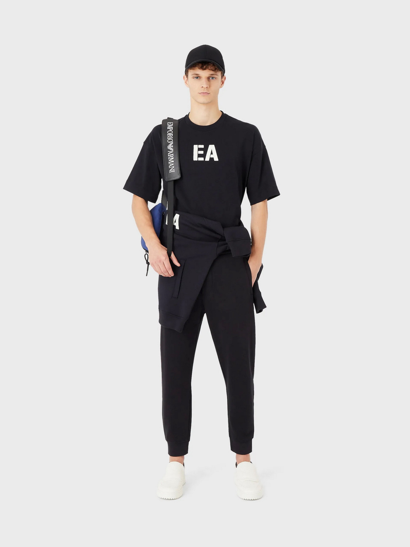 Футболка Emporio Armani модель 6L1TH4-1JWZZ-0920 Футболка Emporio Armani модель 6L1TH4-1JWZZ-0920 Фото