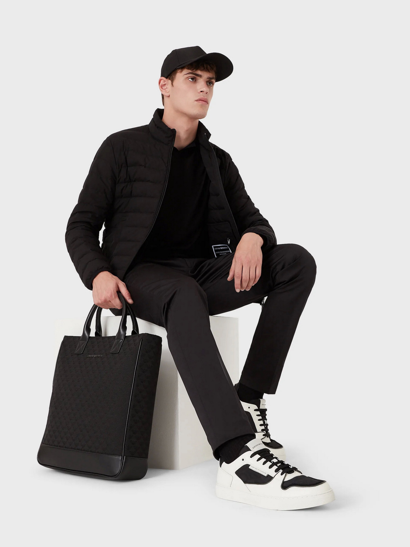 Пуховик Emporio Armani модель 8N1BQ2-1NLRZ-0999 Фото