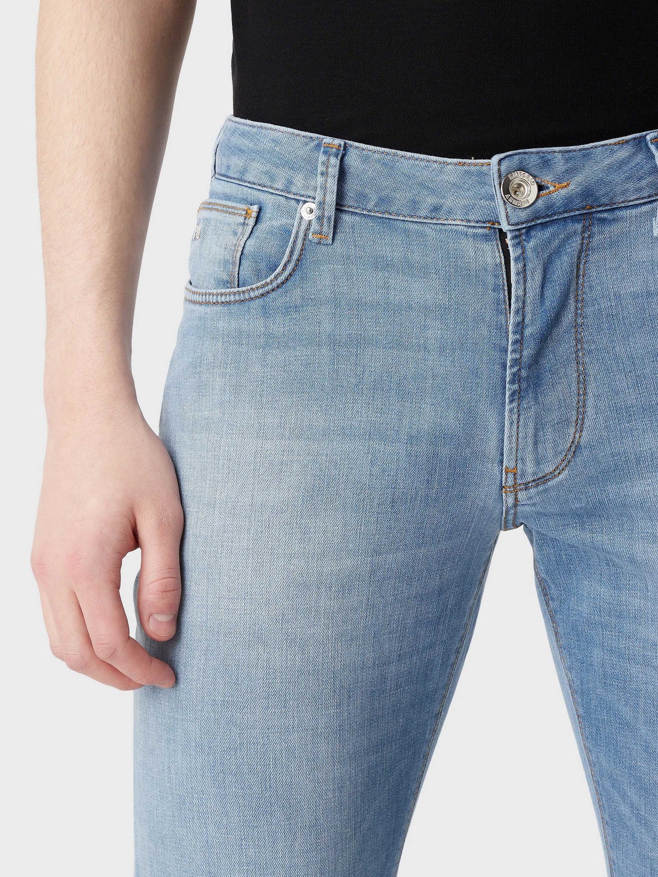 Прямі джинси Emporio Armani J06 модель 3R1J06-1D09Z-0943 Фото