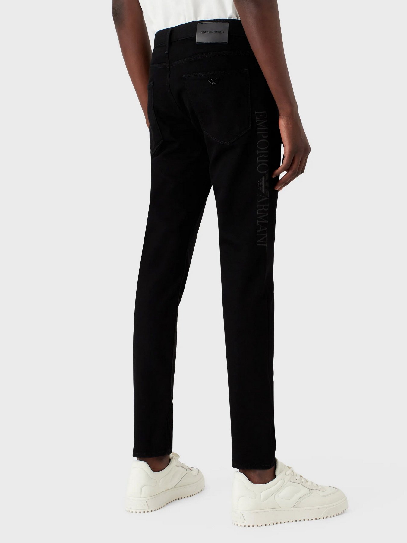 Прямые джинсы Emporio Armani J06 модель 3R1J06-1DS1Z-F079 Фото