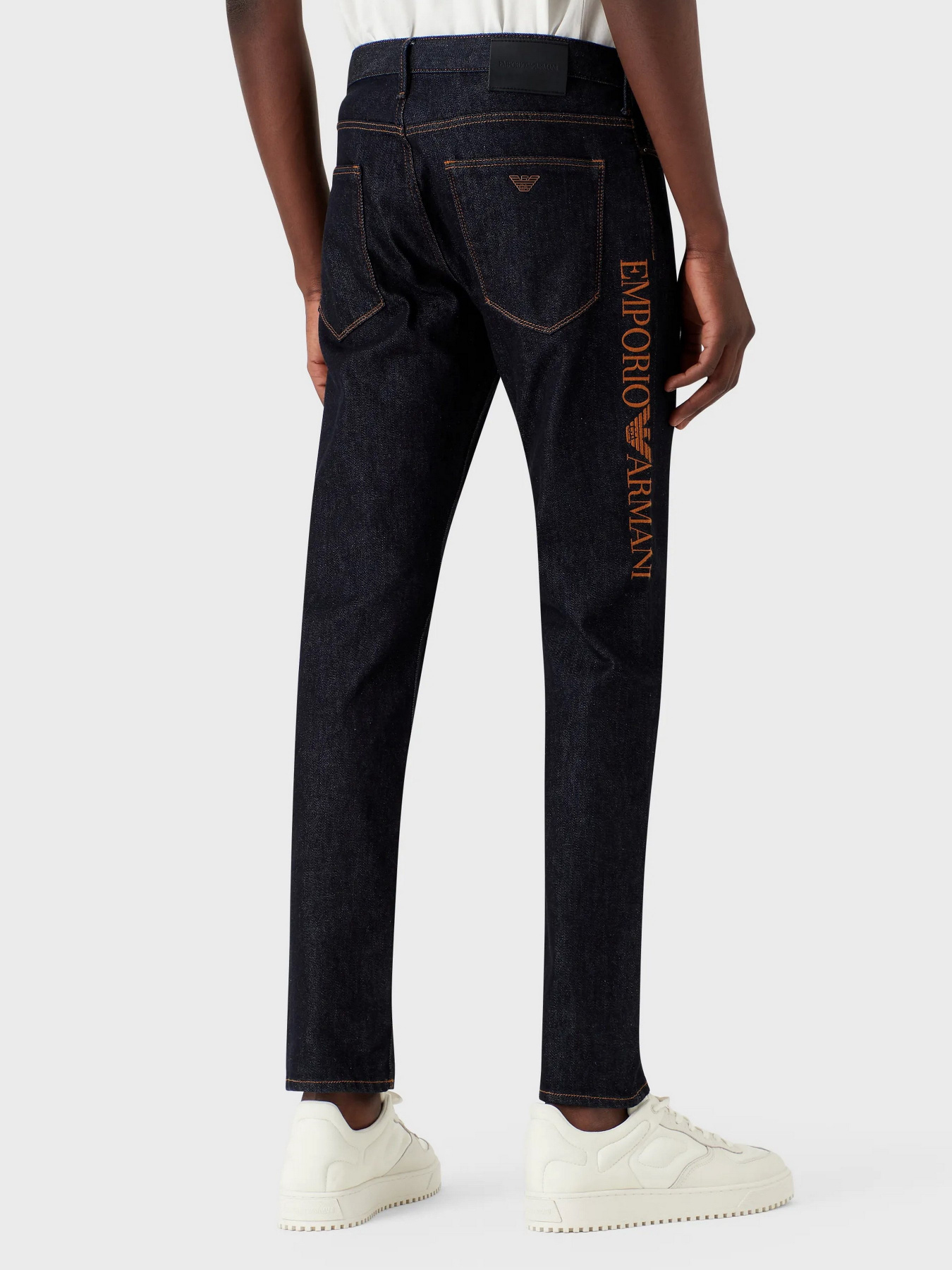 Прямые джинсы Emporio Armani J06 модель 3R1J06-1DS1Z-F950 Фото