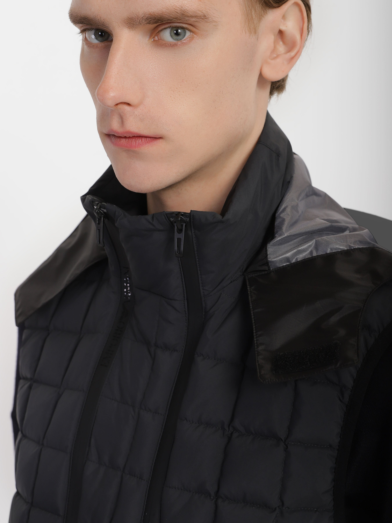 Жилет с утеплителем Emporio Armani Travel Essentials модель 3R1BT2-1NSXZ-0999 Фото