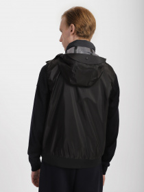 Жилет с утеплителем Emporio Armani Travel Essentials модель 3R1BT2-1NSXZ-0999 Фото