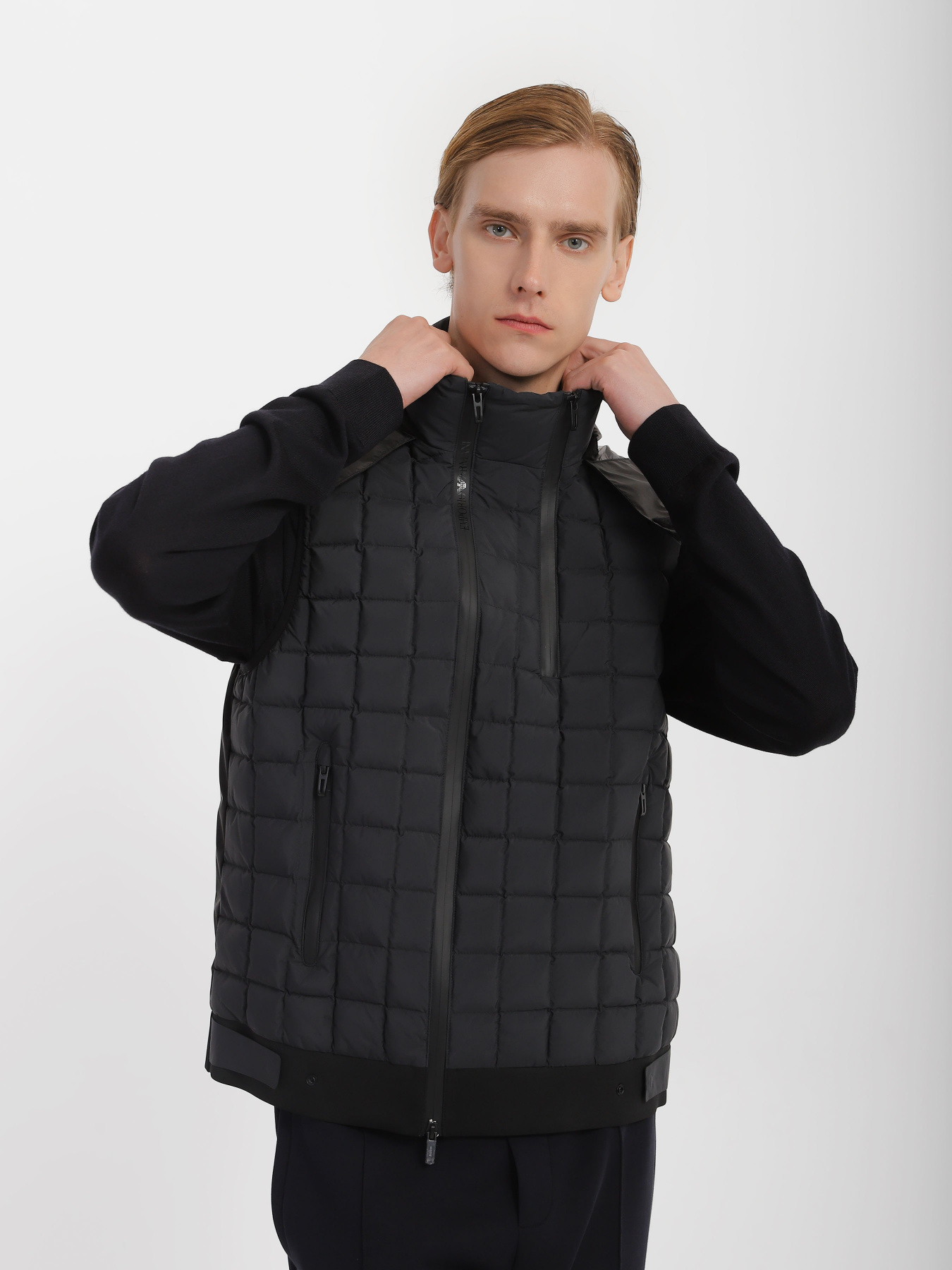 Утепленный жилет Emporio Armani модель 3R1BT2-1NSXZ-0999 Фото