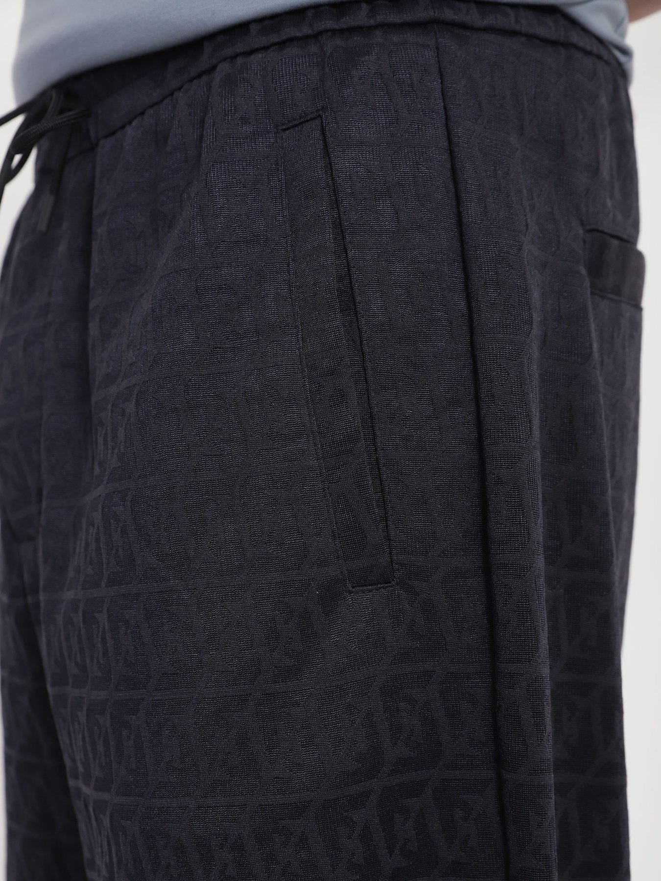 Повсякденні штани Emporio Armani модель 3R1PZ3-1JMSZ-0920 Повсякденні штани Emporio Armani модель 3R1PZ3-1JMSZ-0920 Фото