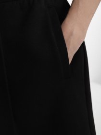 Повседневные шорты Emporio Armani модель 3R1PZ7-1JHSZ-0999 Повседневные шорты Emporio Armani модель 3R1PZ7-1JHSZ-0999 Фото