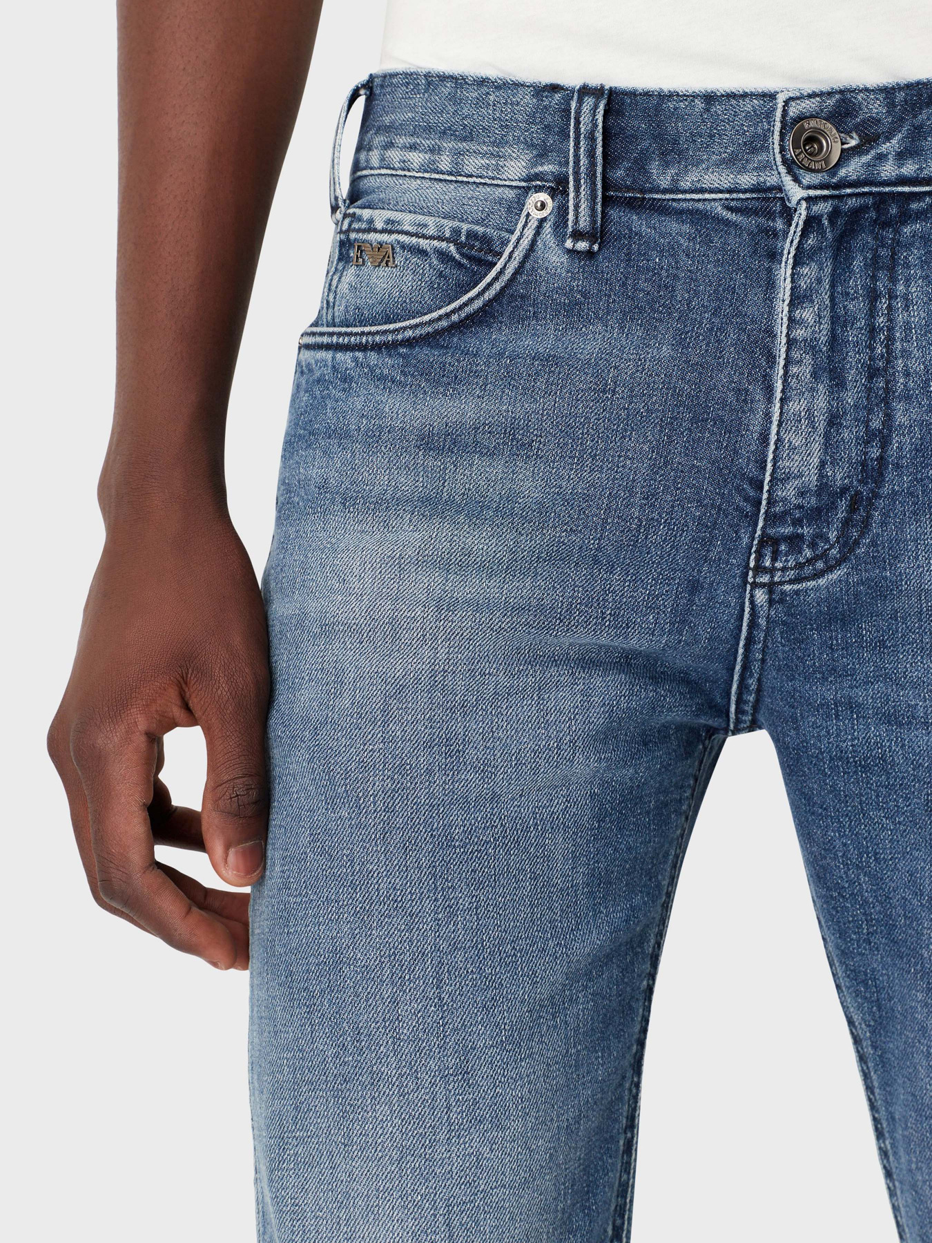 Прямые джинсы Emporio Armani J16 модель 3R1J16-1D0FZ-0942 Фото