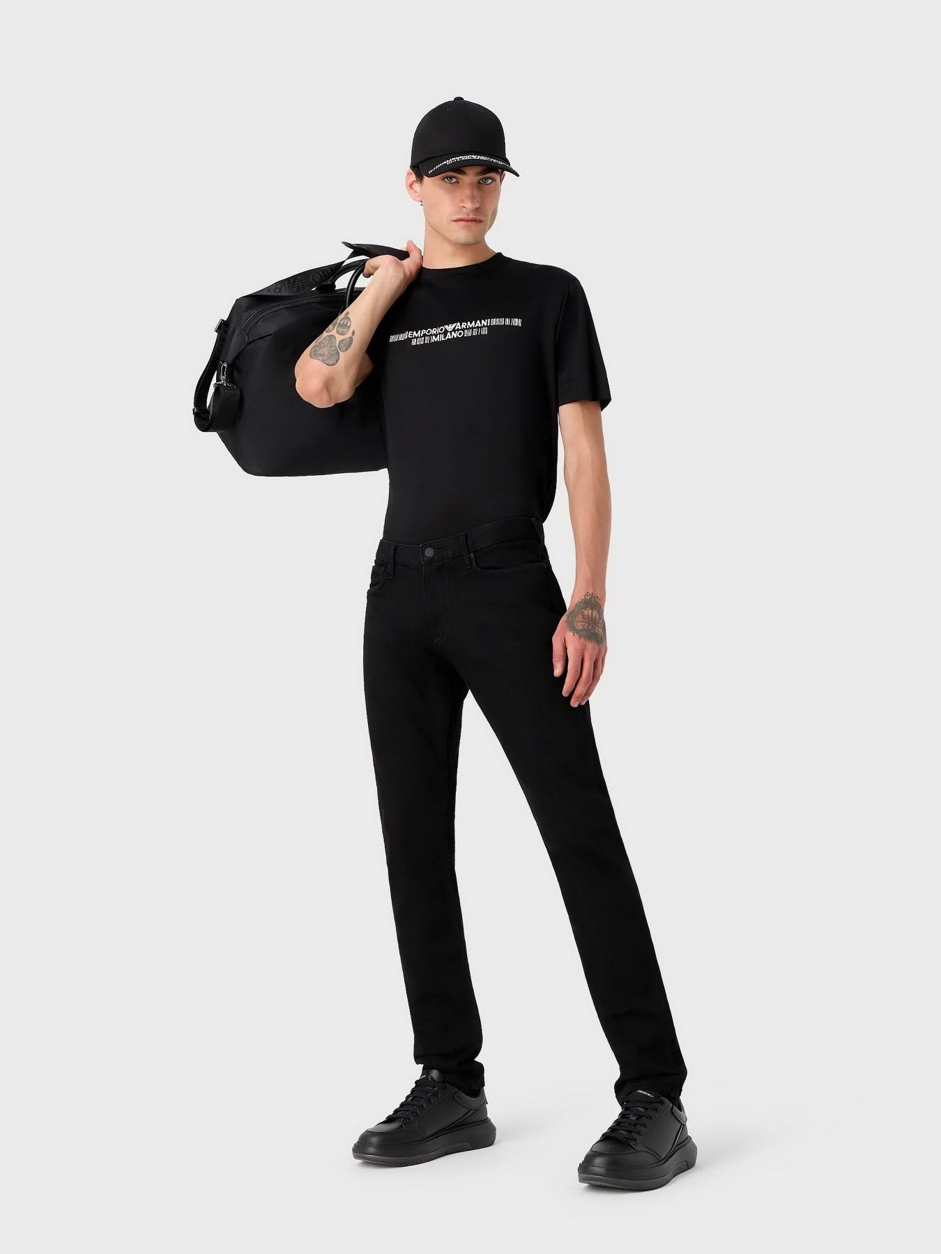 Прямые джинсы Emporio Armani J06 модель 6R1J06-1DS1Z-F004 Фото