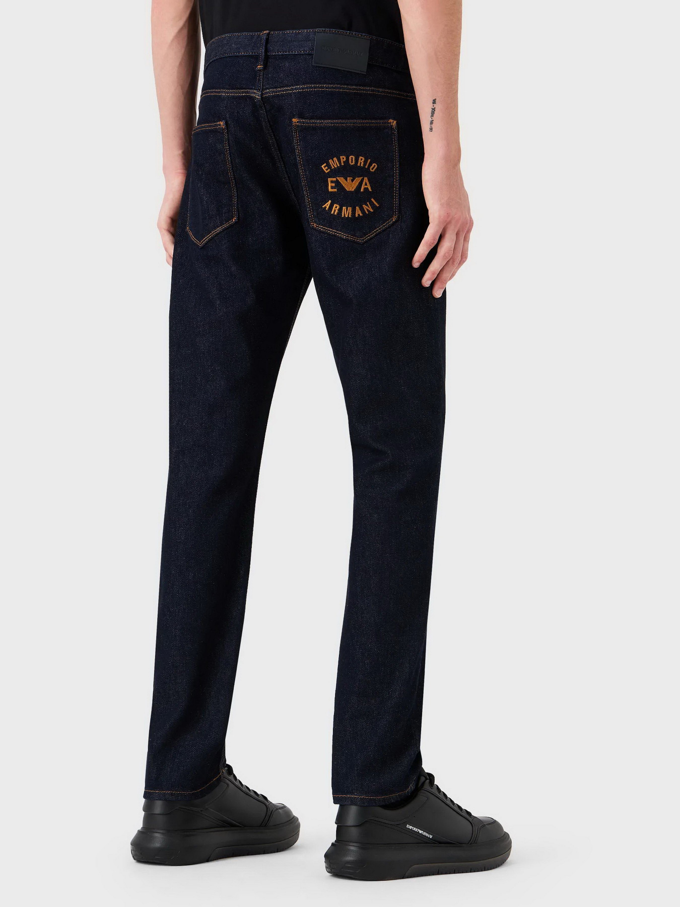Прямые джинсы Emporio Armani J06 модель 6R1J06-1DS1Z-F906 Фото