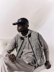 Утепленный жилет Emporio Armani модель 6R1BN8-1NZKZ-0643 Фото