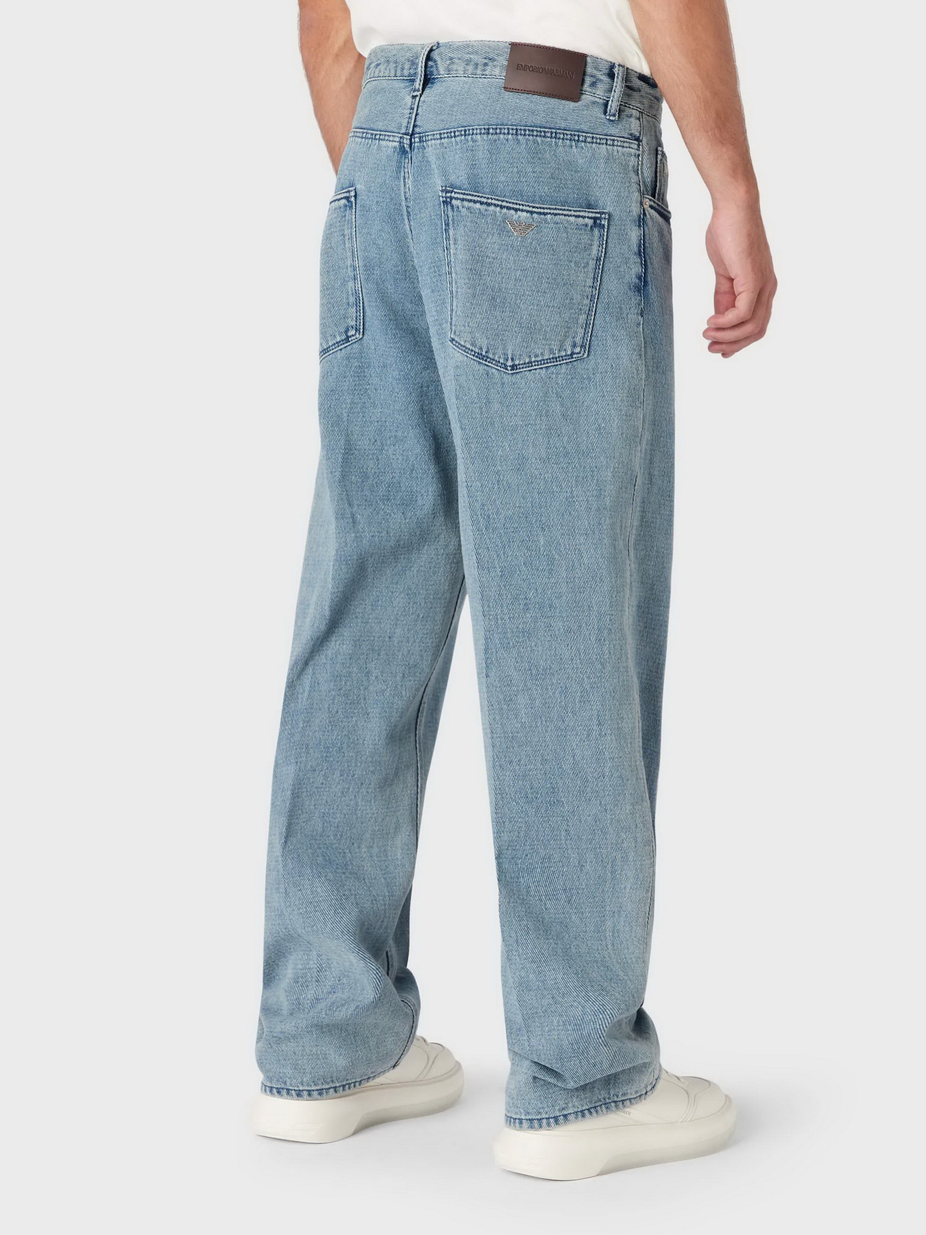 Широкі джинси Emporio Armani J74 модель 6R1J74-1DMBZ-0942 Широкі джинси Emporio Armani J74 модель 6R1J74-1DMBZ-0942 Фото