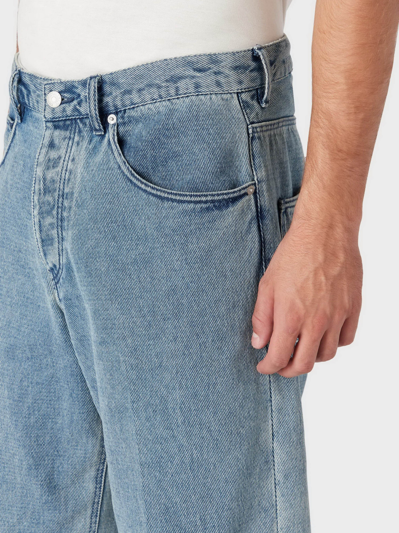 Широкі джинси Emporio Armani J74 модель 6R1J74-1DMBZ-0942 Широкі джинси Emporio Armani J74 модель 6R1J74-1DMBZ-0942 Фото