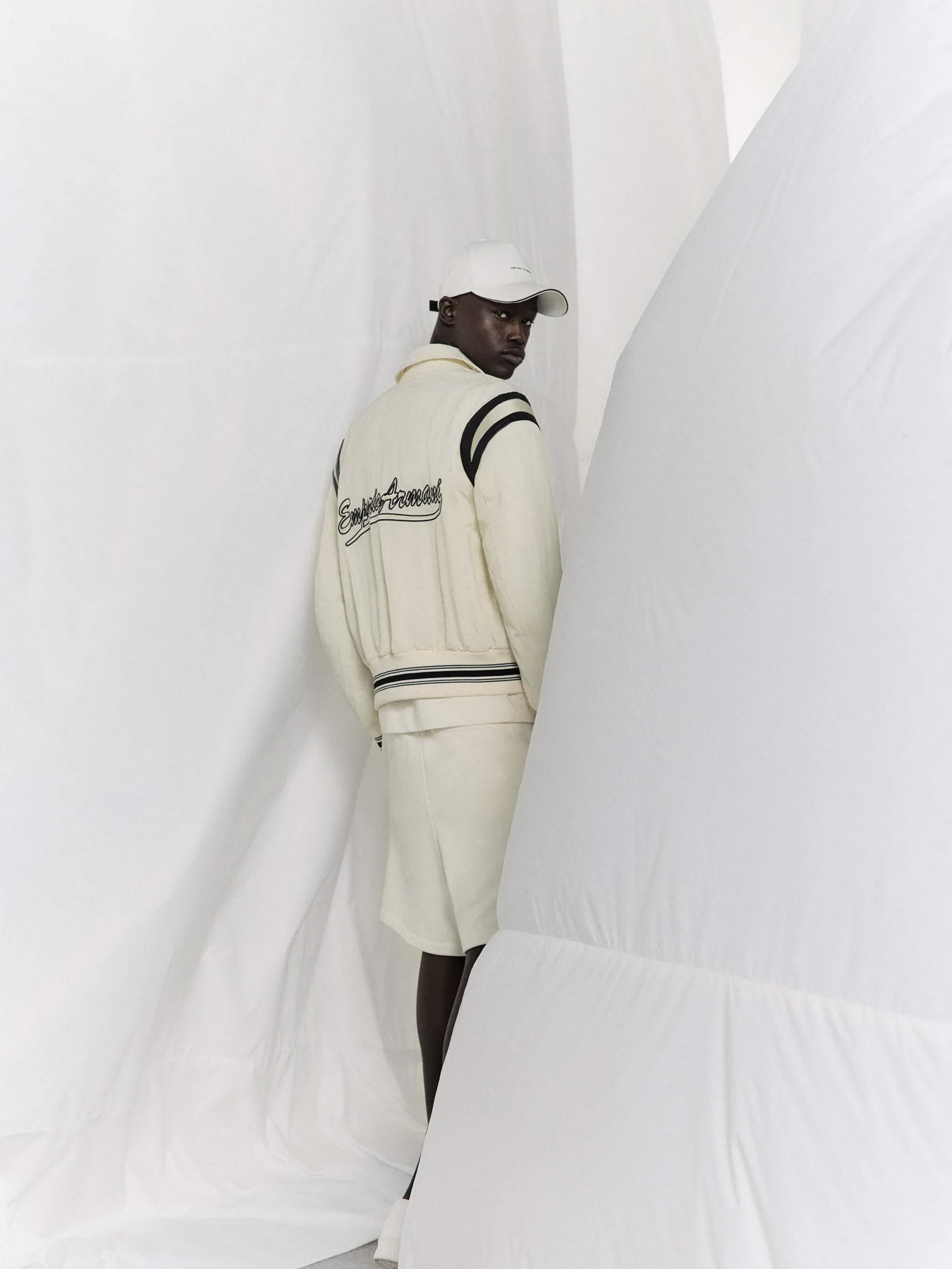 Шорты Emporio Armani модель 6R1PU1-1JWPZ-0128 Фото